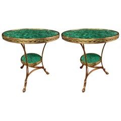 Paire de tables d'appoint Guéridon ou Bouilliotte en bronze doré et malachite de Russie