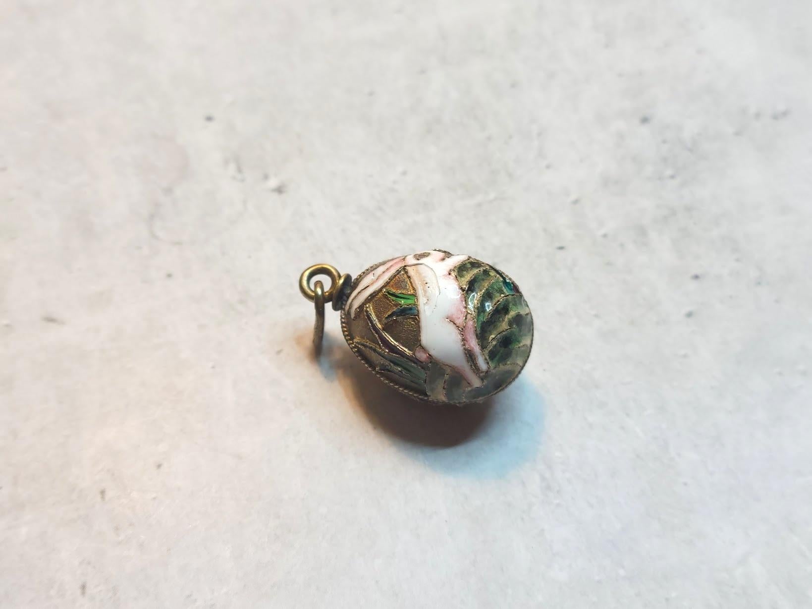Russian Gilt Enamel Cloisonne Egg Pendant, Workmaster Pavel Ovchinnikov In Good Condition In Chesterland, OH