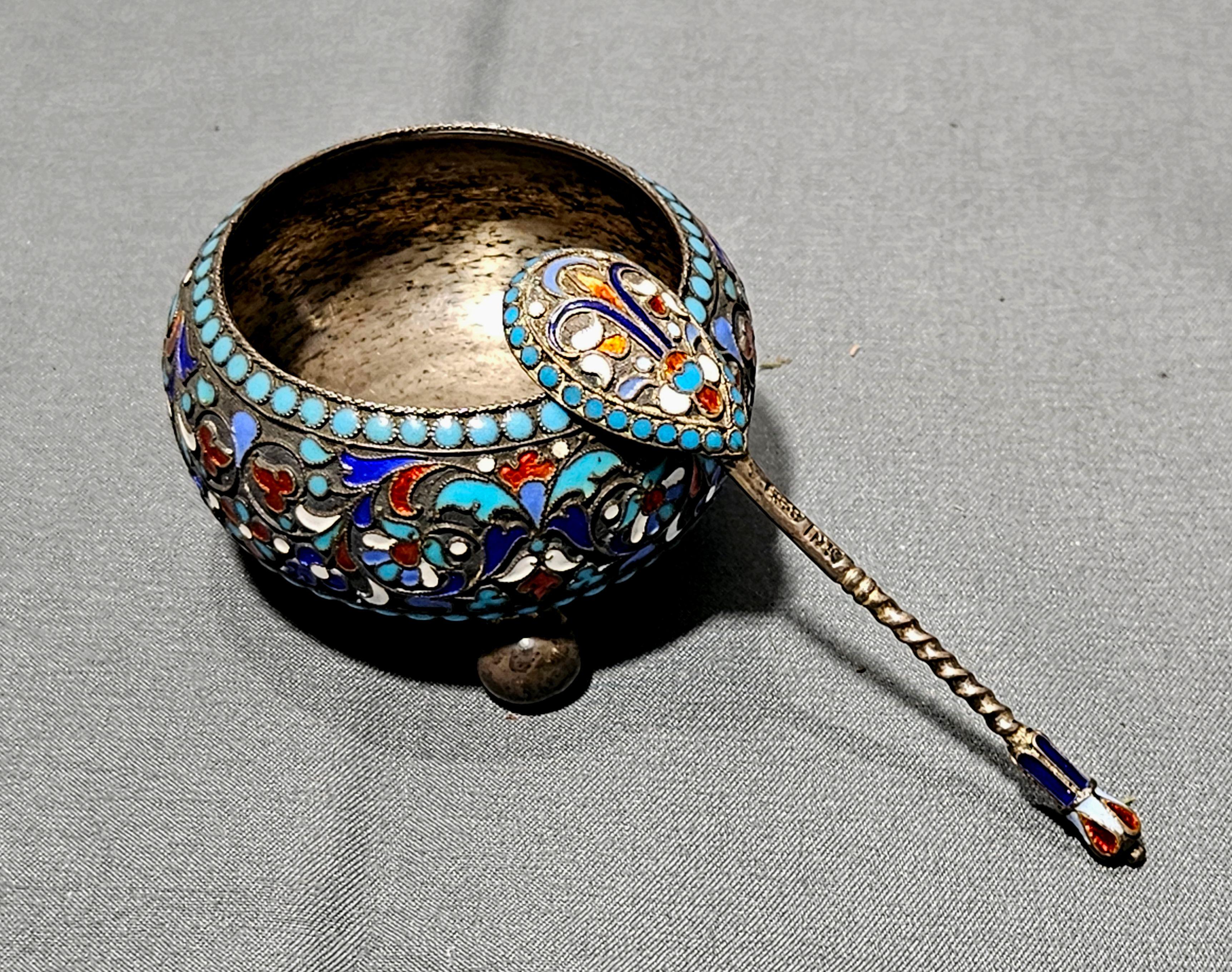 Russian Gilt Silver and Cloisonné Enamel Salt and Spoon im Angebot 4