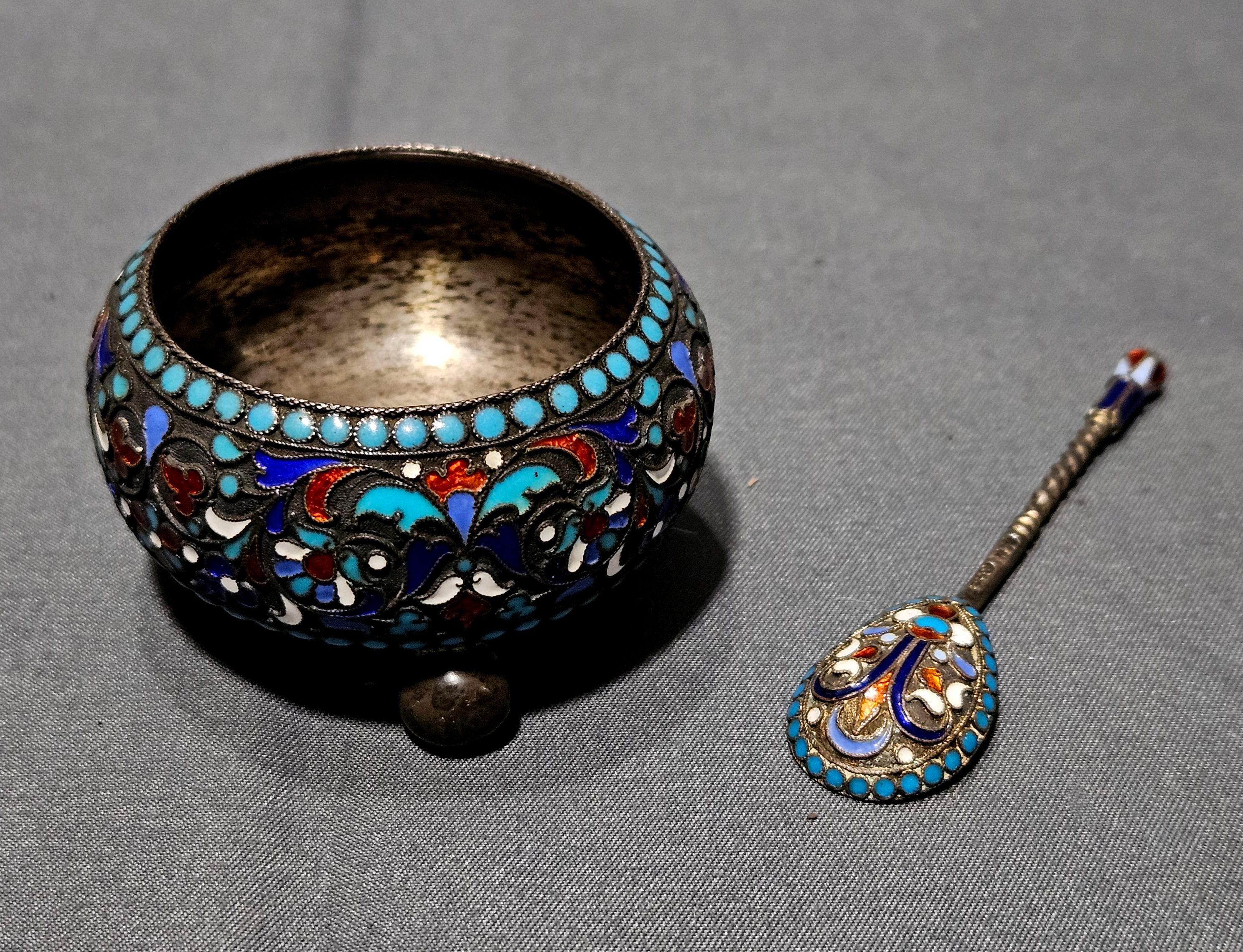 FINE RUSSIAN ENAMELED SALT AND SPOON
Diameter of salt 2 1/16