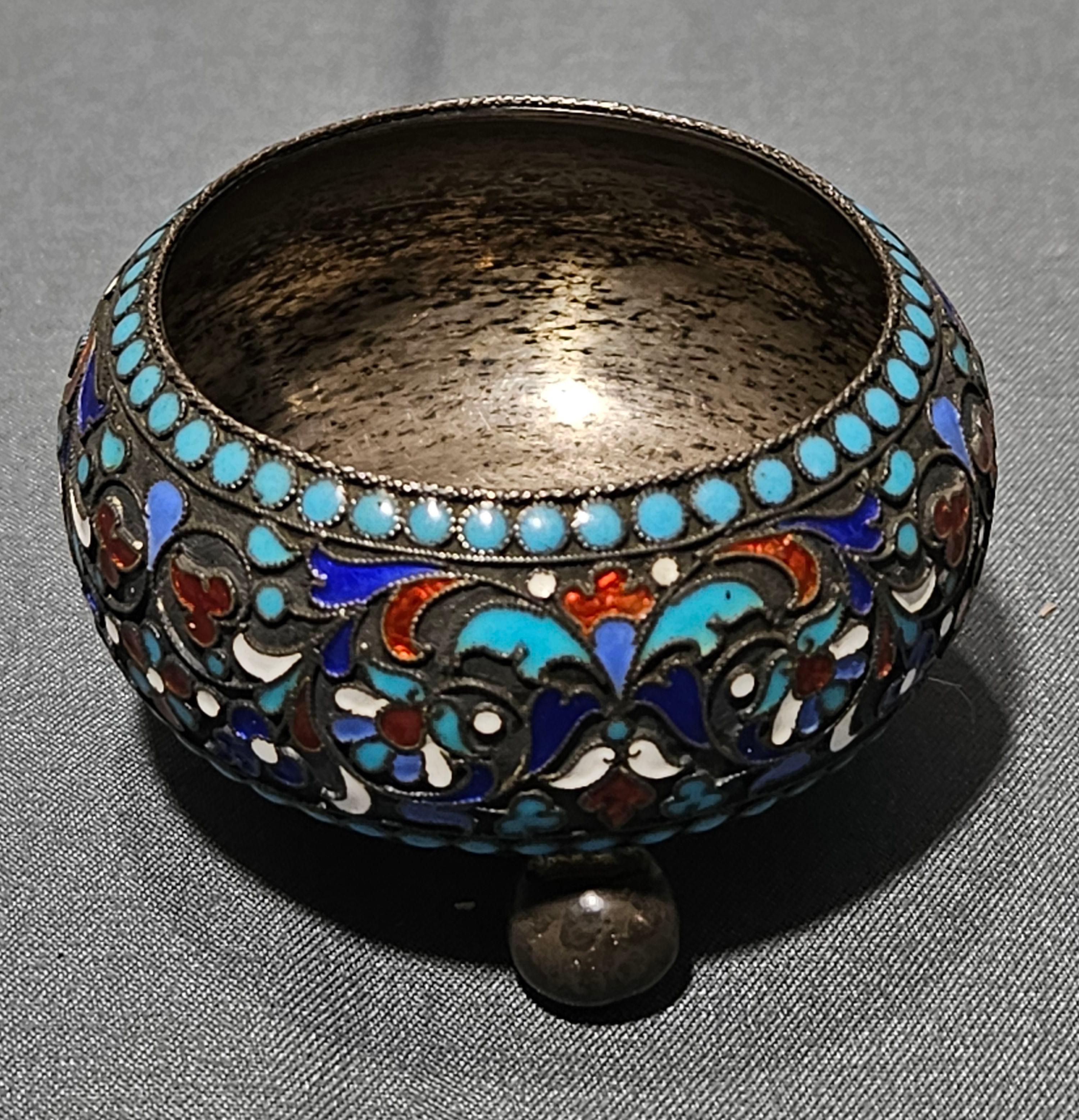 Russian Gilt Silver and Cloisonné Enamel Salt and Spoon (Russisch) im Angebot