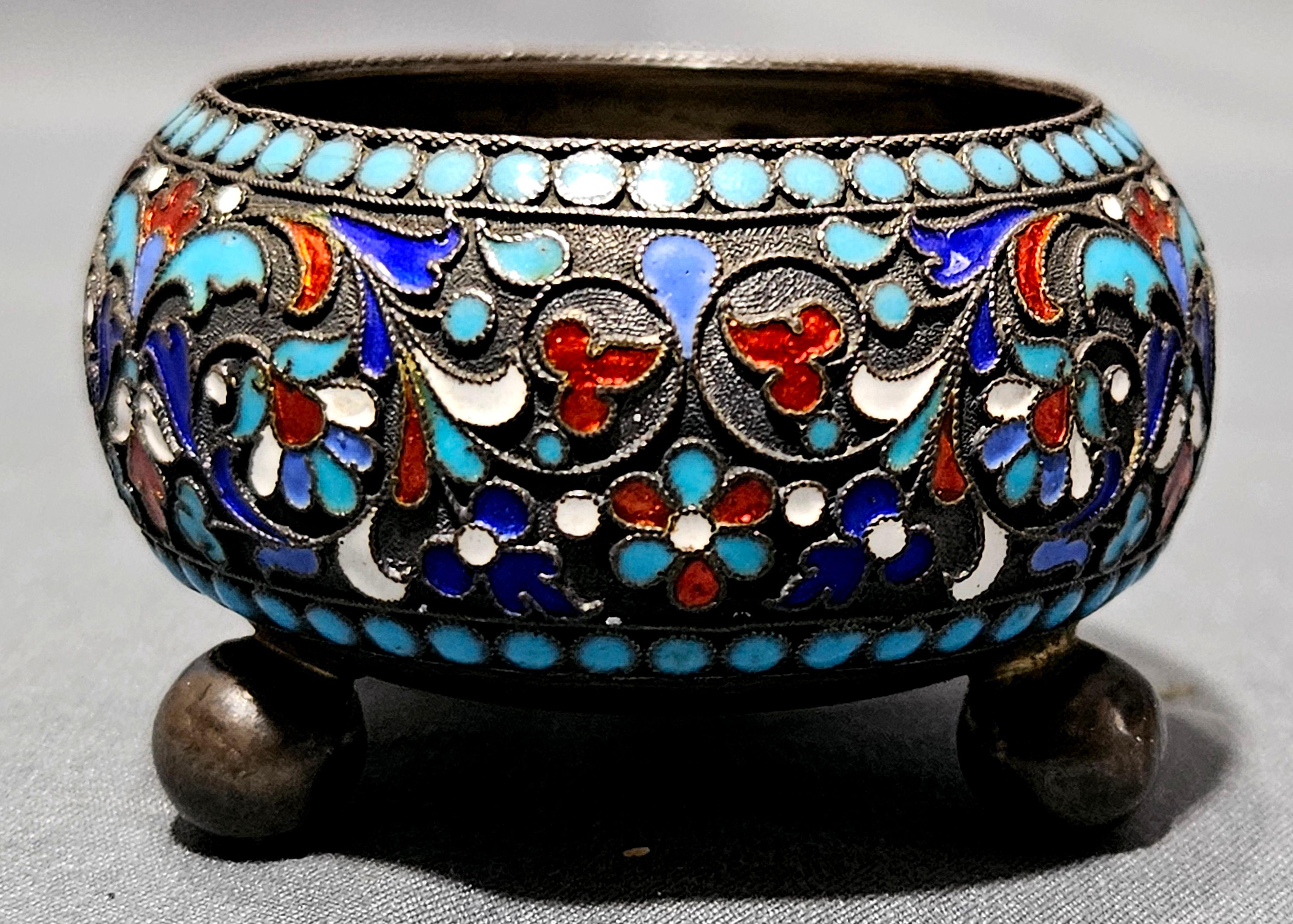 Russian Gilt Silver and Cloisonné Enamel Salt and Spoon (19. Jahrhundert) im Angebot