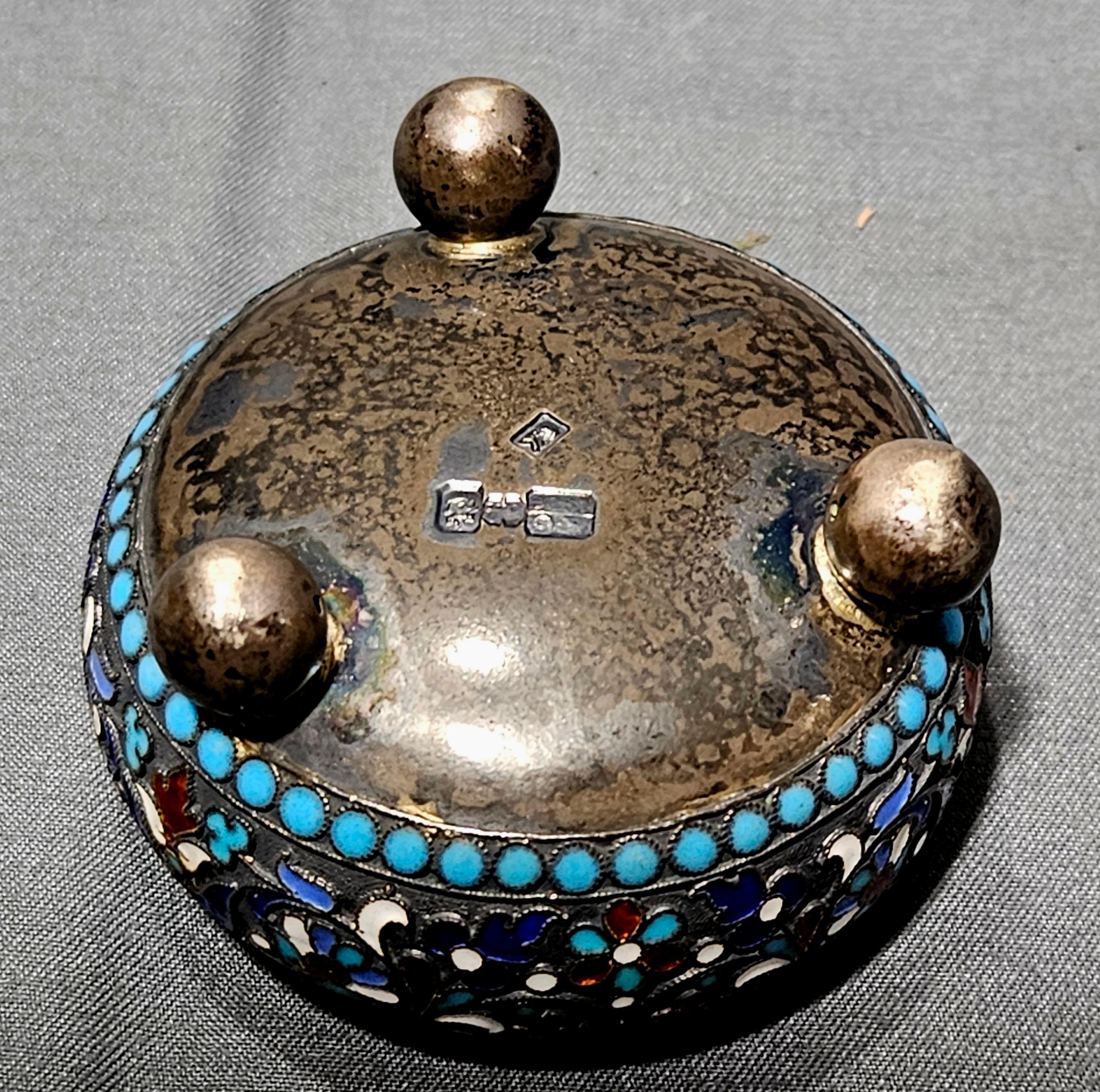 Russian Gilt Silver and Cloisonné Enamel Salt and Spoon im Angebot 2