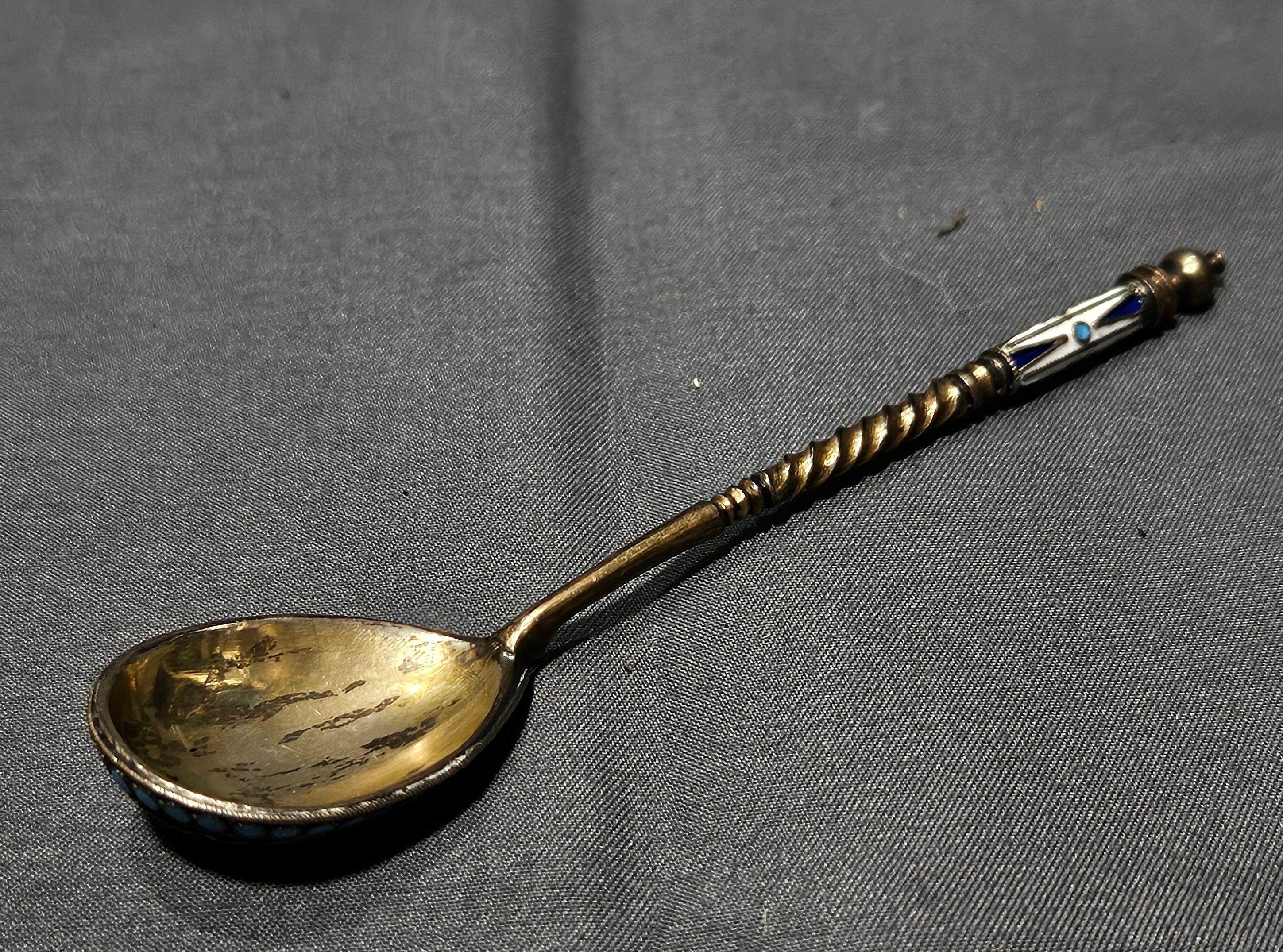 Russian Gilt Silver and Cloisonné Spoon (Handgefertigt) im Angebot