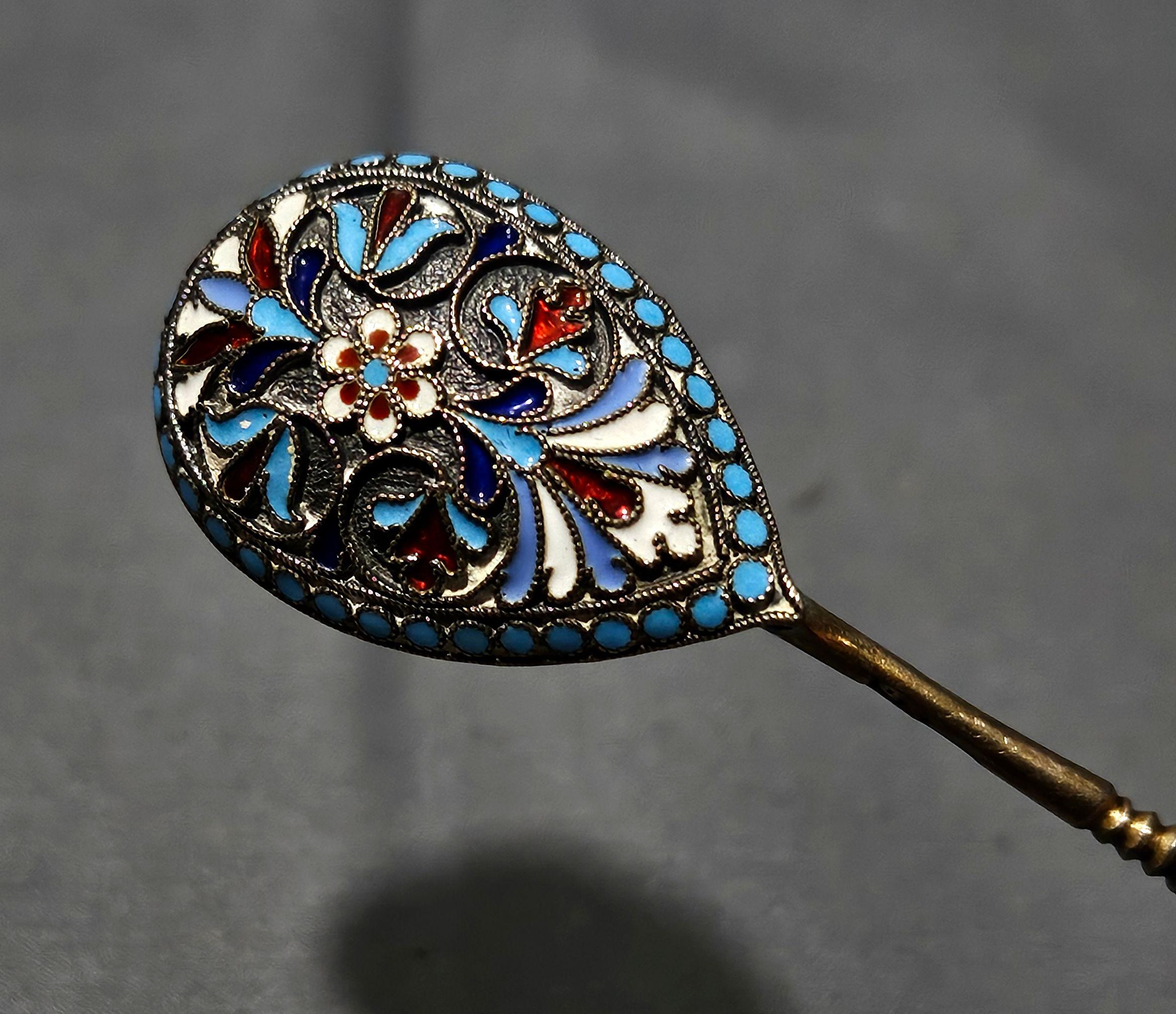 Russian Gilt Silver and Cloisonné Spoon im Zustand „Gut“ im Angebot in Norton, MA