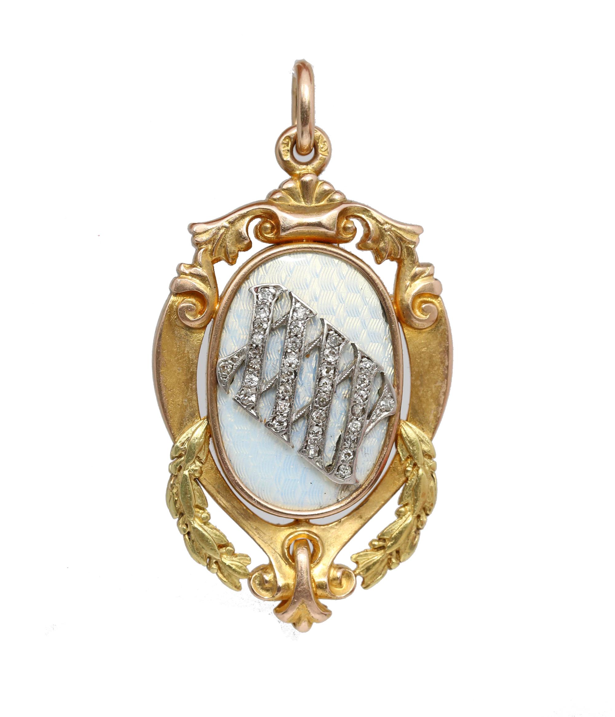 Pendentif cyrillique en or émaillé guilloché et diamants 56 poinçons, 1916 en vente 3