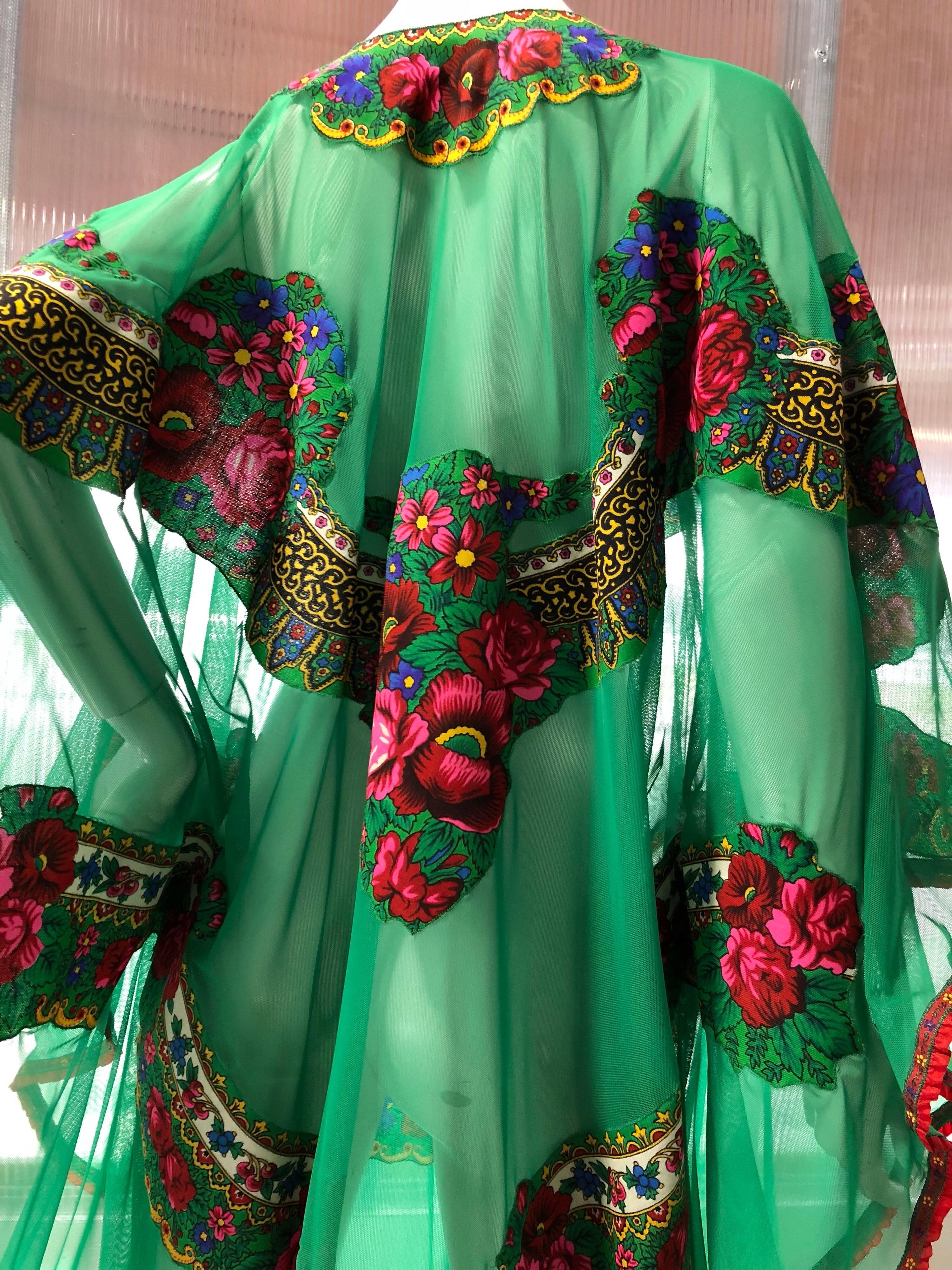 Russian Gypsy Floral Applique Emerald Green Net Caftan W/ Floral Ribbon Trim In Excellent Condition In Gresham, OR