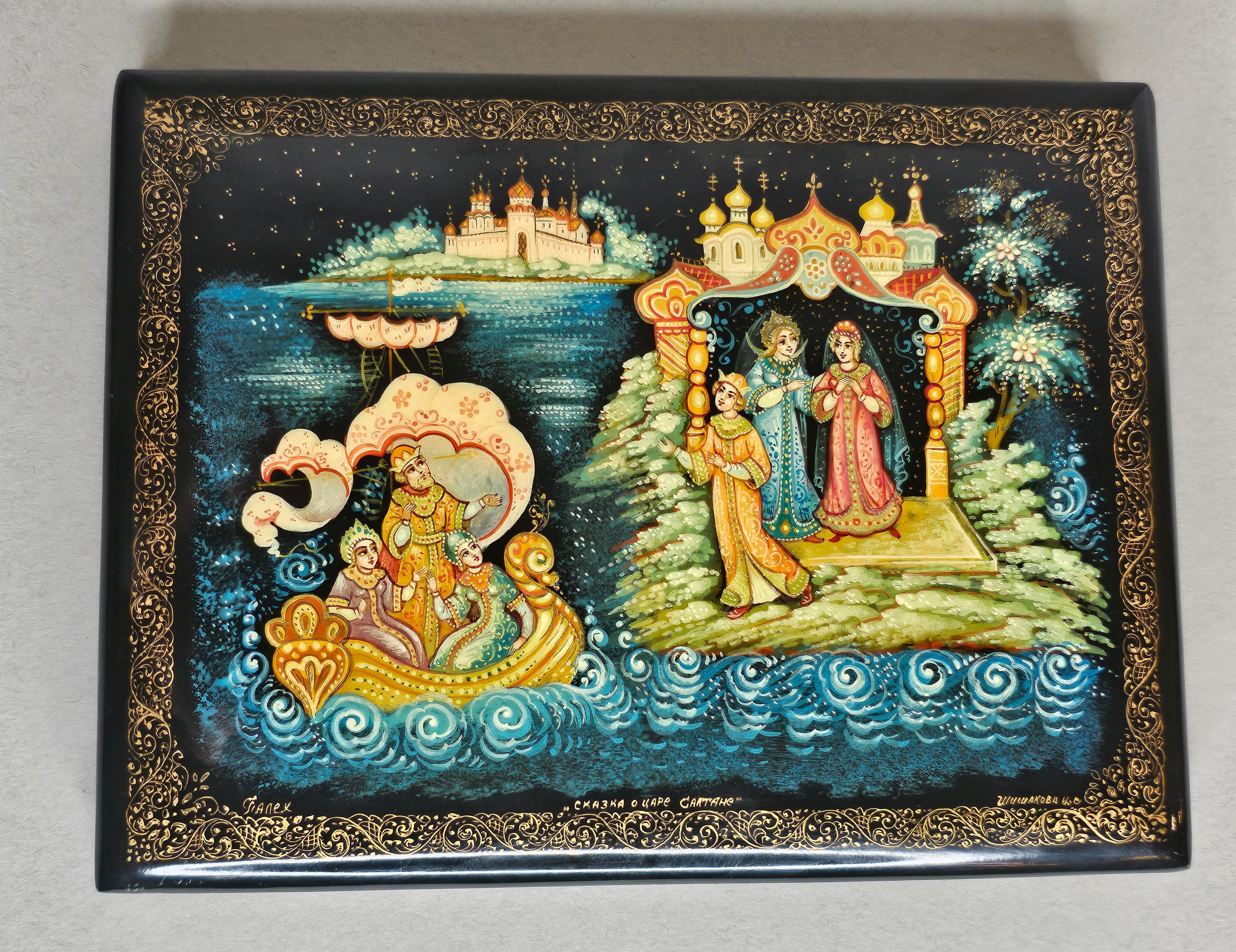 Russische handbemalte Lackwaren Palekh Miniature Tisch Box  (Vergoldet) im Angebot