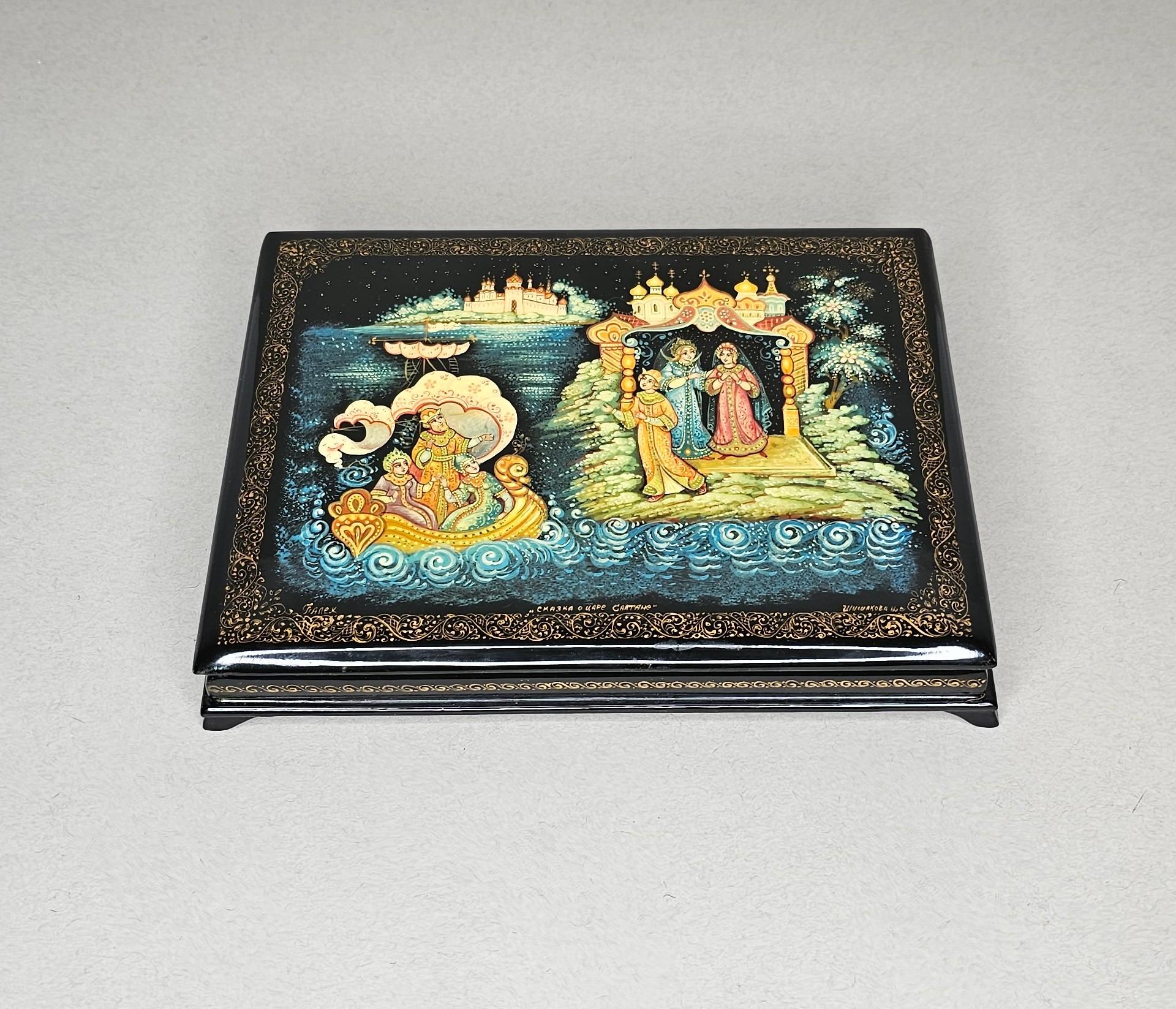 Russian Hand Painted Lacquerware Palekh Miniature Table Box  For Sale 2