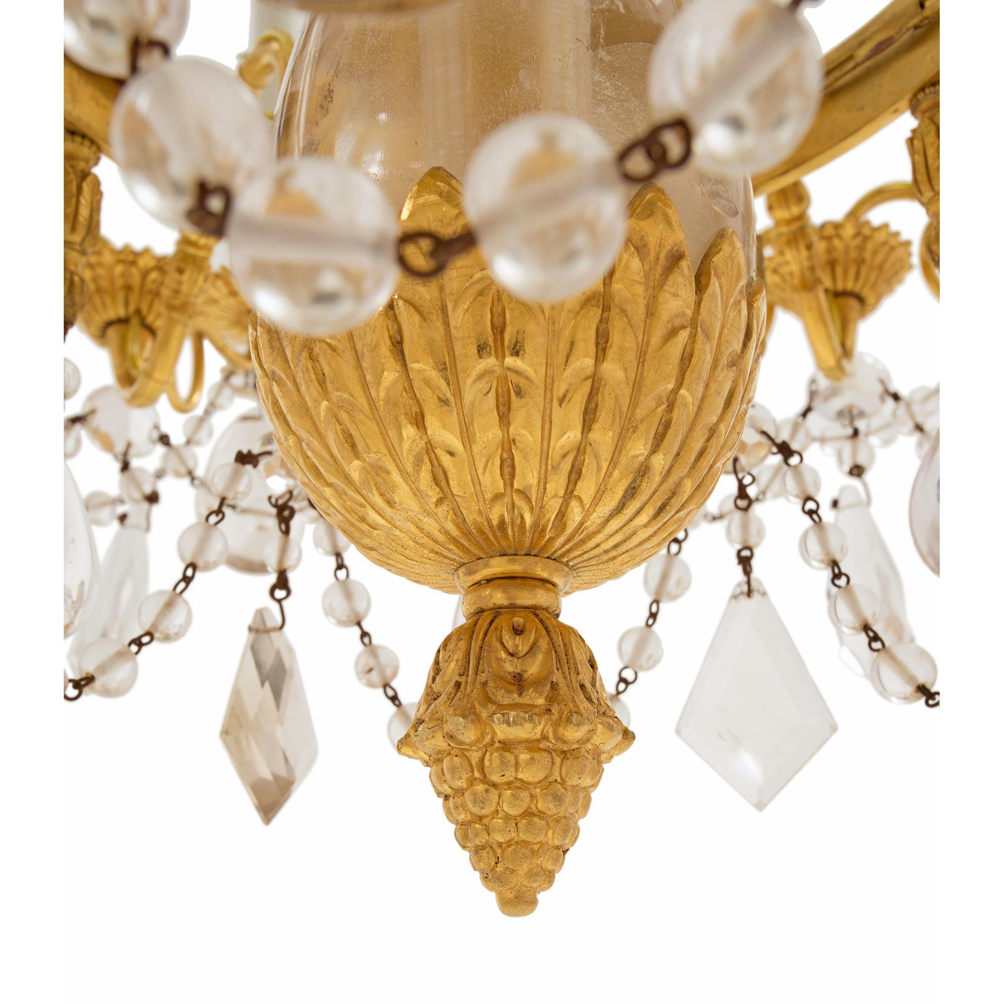 Cristal de roche Lustre russe impérial en cristal de roche de style néoclassique du XIXe siècle de style russe en vente