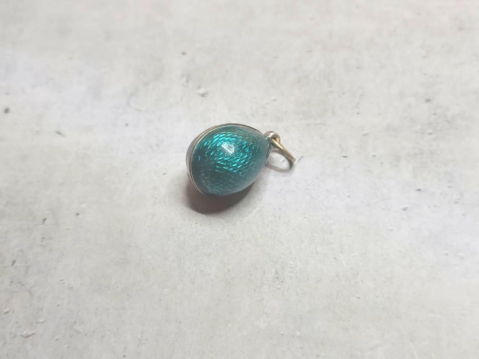 Russian Imperial Enamel Egg Pendant, Workmaster Phillip Theodore Ringe In Good Condition In Chesterland, OH