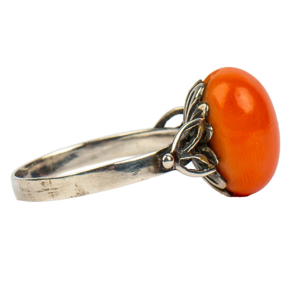 Russian Imperial-era Cabochon Coral Ring, circa 1900 In Good Condition For Sale In St. Catharines, ON