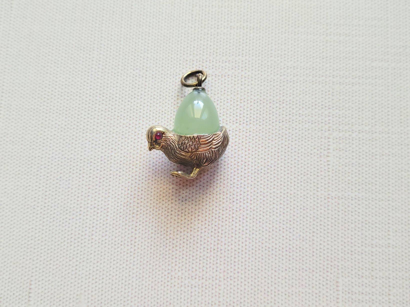 Russian Empire Russian Imperial Gilt Silver Egg Chrysoprase Pendant For Sale