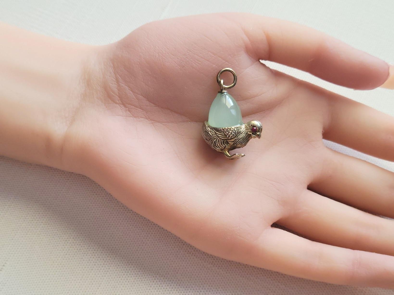 Russian Imperial Gilt Silver Egg Chrysoprase Pendant For Sale 2