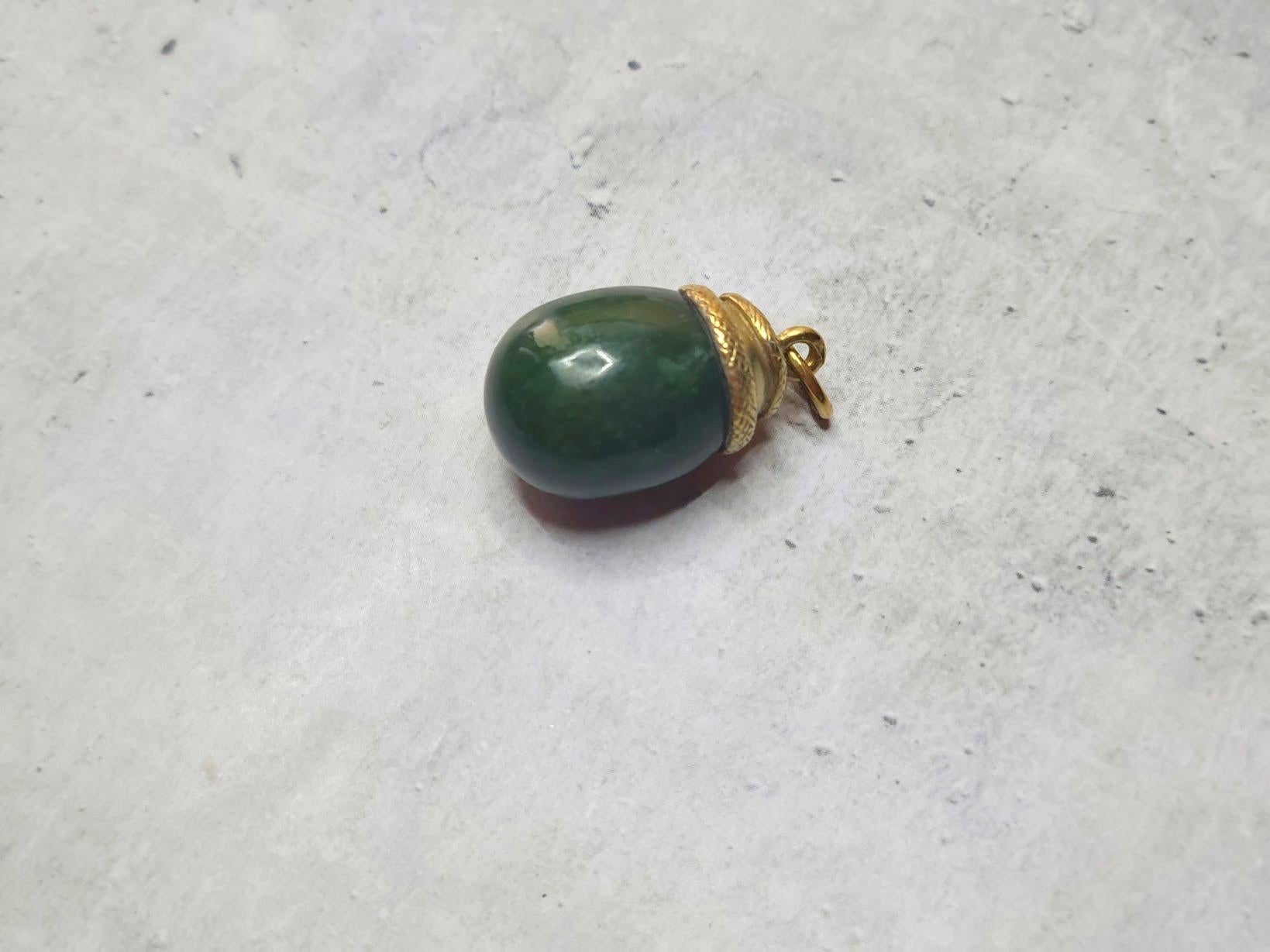 Russian Imperial Gilt Silver Jade Egg Snake Pendant, Workmaster Henrik Wigström In Excellent Condition In Chesterland, OH