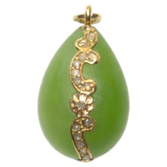 Russian Imperial Gold-Mounted Jade with Diamonds Egg Pendant by Hjalmar Armfeldt