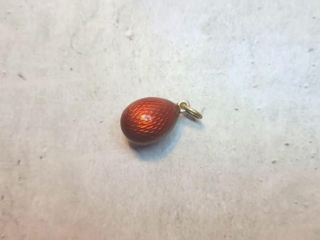 Russian Imperial Guilloche Enamel Egg Pendant, Workmaster Alfred Thielemann In Excellent Condition In Chesterland, OH