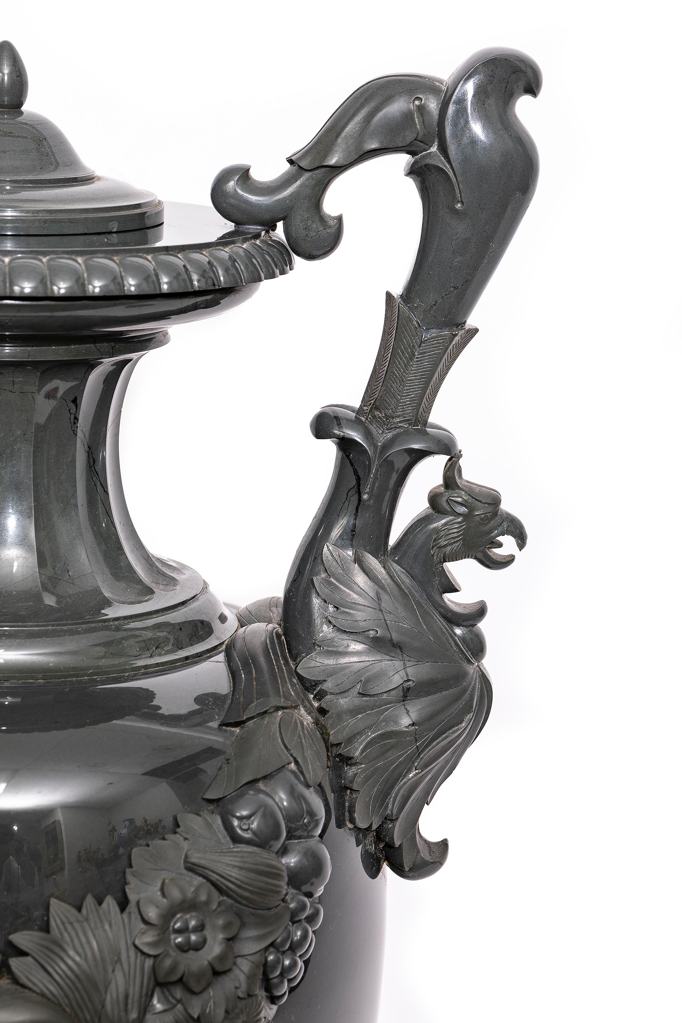 Russische kaiserliche Lapidarium Kalkan Jaspis bedeckt Vase Jekaterinburg Workshops 1887 im Angebot 3