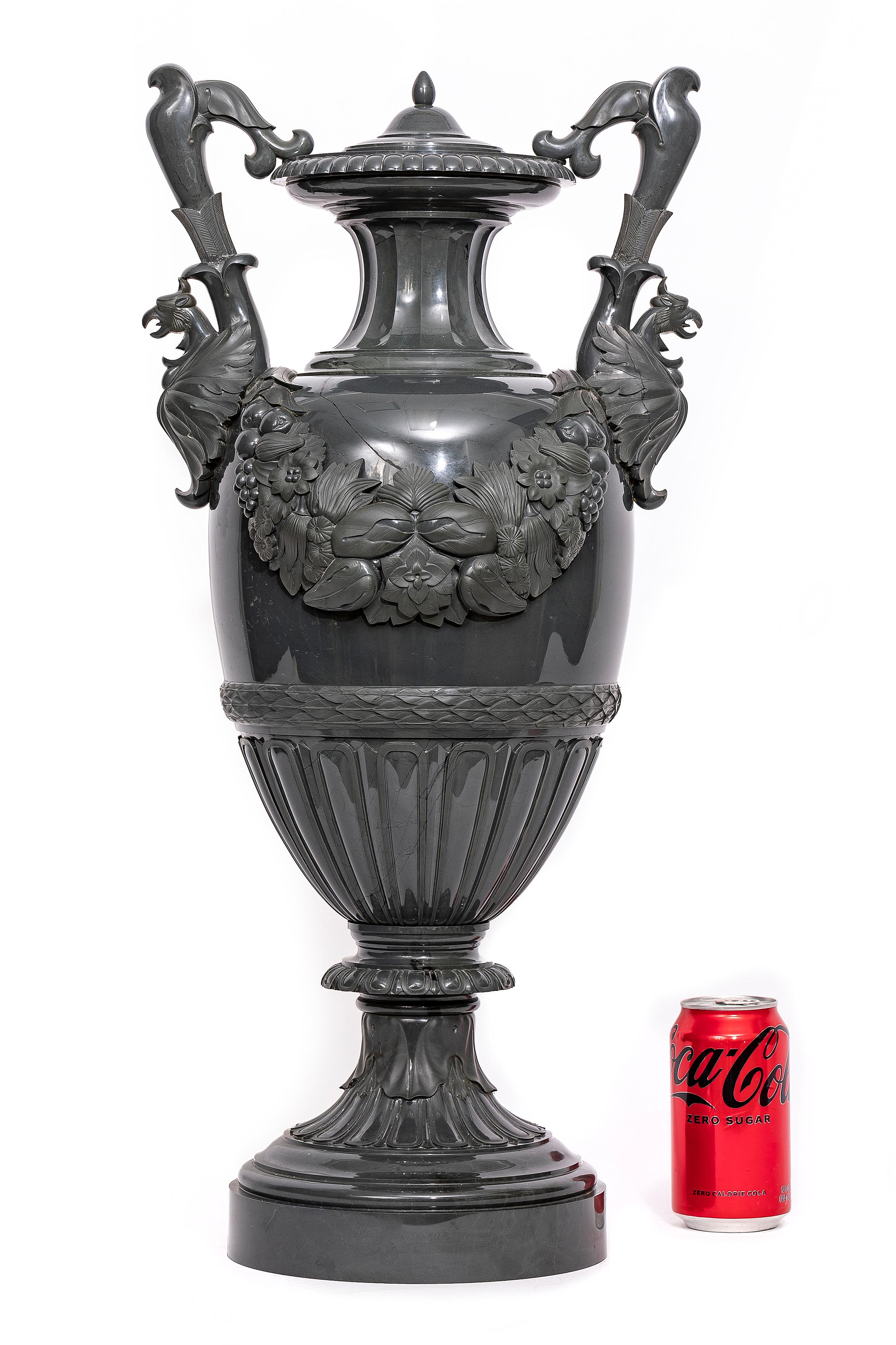 Eine sehr wichtige und sehr seltene Museum würdig russischen kaiserlichen Lapidarium Kalkan Jaspis bedeckt Vase, von der kaiserlichen russischen Lapidarium Jekaterinburg Workshops, bezeichnet 1887. Diese monumentale Vase ist vollständig aus