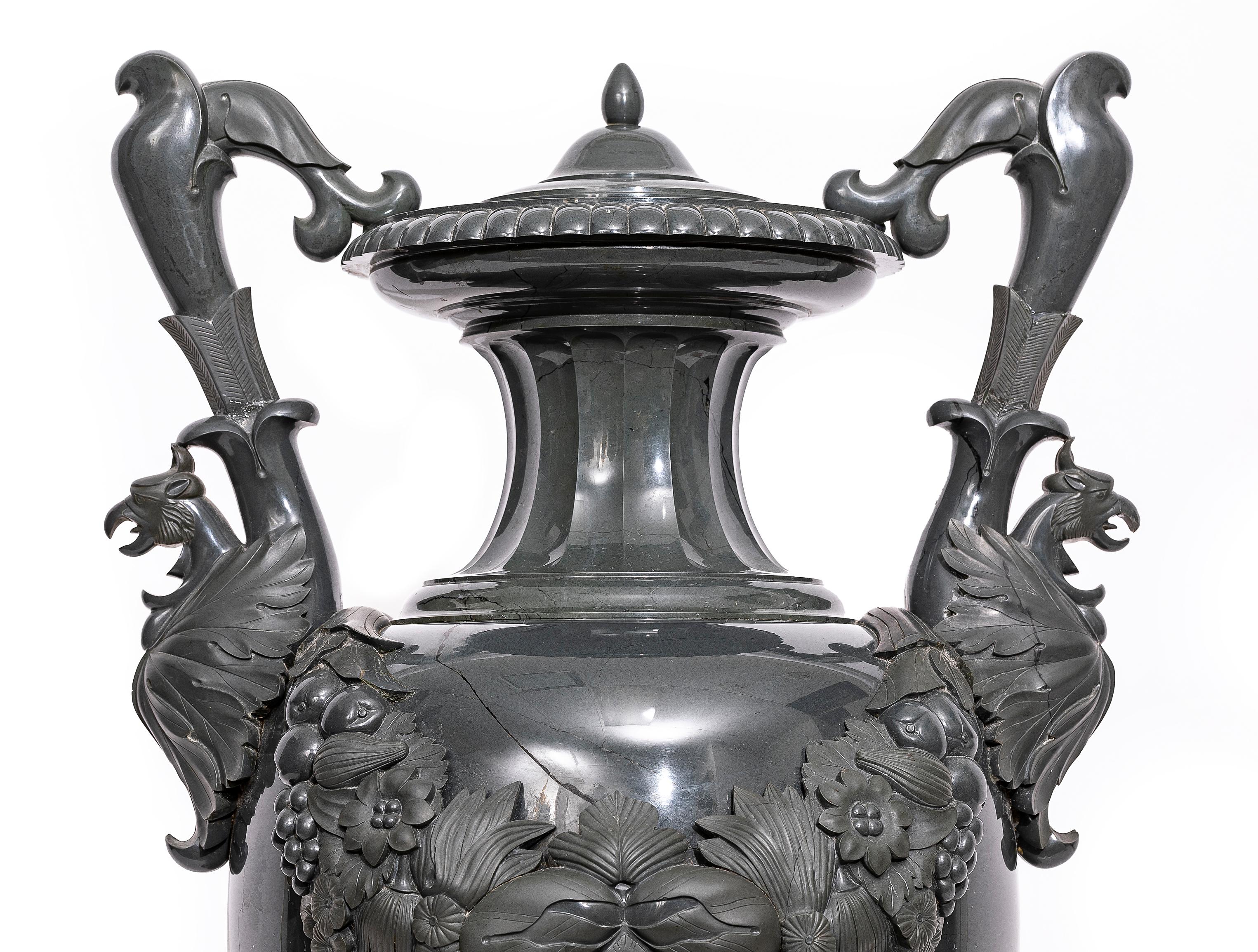 Russische kaiserliche Lapidarium Kalkan Jaspis bedeckt Vase Jekaterinburg Workshops 1887 (Stein) im Angebot