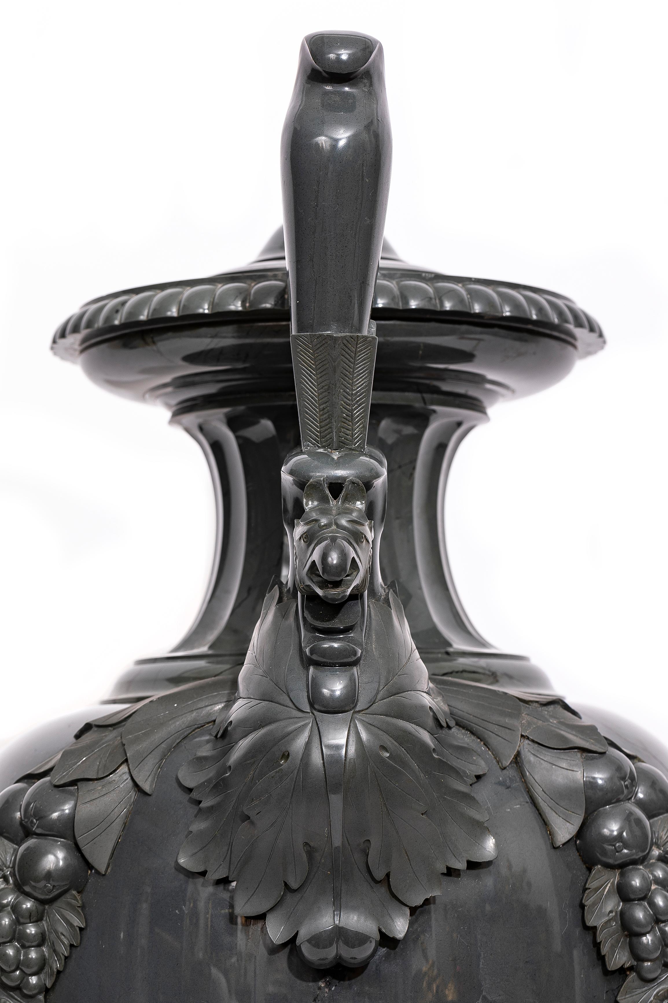 Russische kaiserliche Lapidarium Kalkan Jaspis bedeckt Vase Jekaterinburg Workshops 1887 im Angebot 1