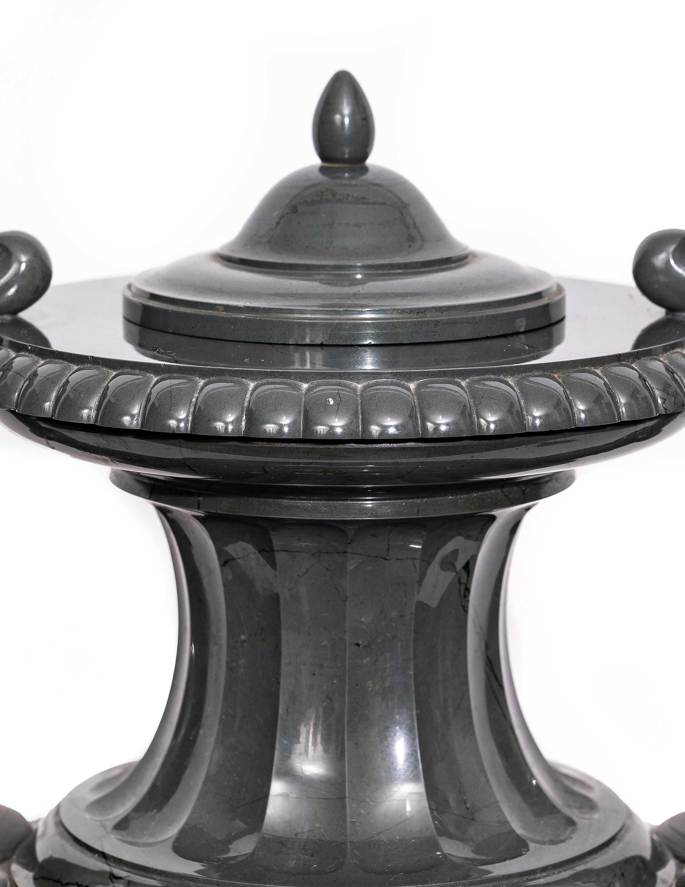 Russische kaiserliche Lapidarium Kalkan Jaspis bedeckt Vase Jekaterinburg Workshops 1887 im Angebot 2