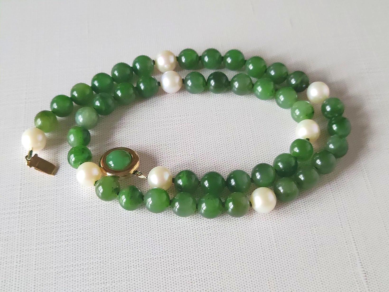 We’re delighted to present this elegant necklace handcrafted from genuine Siberian jade—a stone revered in Russian culture not just for its beauty, but as a symbol of protection and wisdom. Paired with premium Akoya pearls (known for their perfect