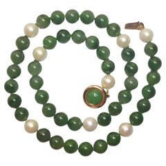 Russische Halskette aus Jade und Akoya-Perlen