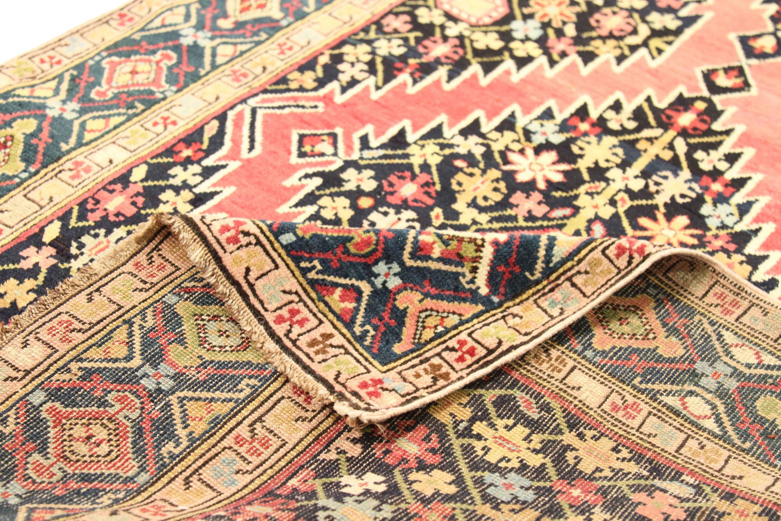 Russische Karabagh Läufer Teppich CIRCA 1910 - Wolle Elfenbein Marineblau Rot Design - 75153 im Zustand „Hervorragend“ im Angebot in Dallas, TX