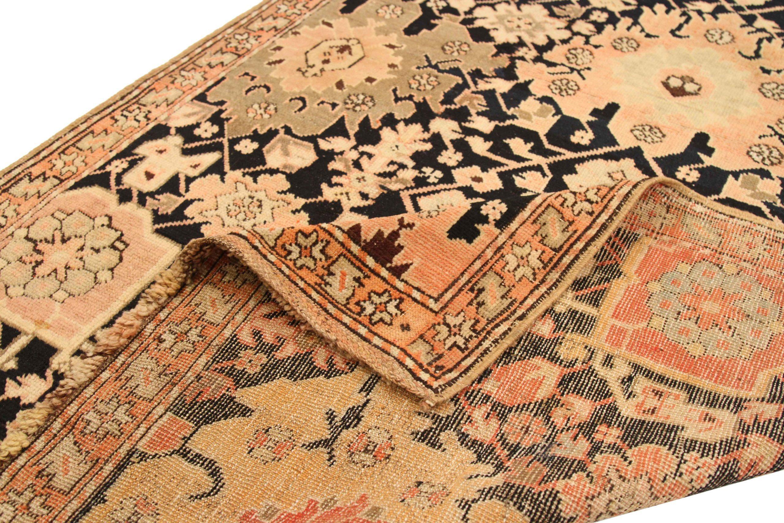 Russischer Karabagh Kleiner Teppich Circa 1910 - Wolle Schwarz Elfenbein Rosa 72785 im Zustand „Hervorragend“ im Angebot in Dallas, TX