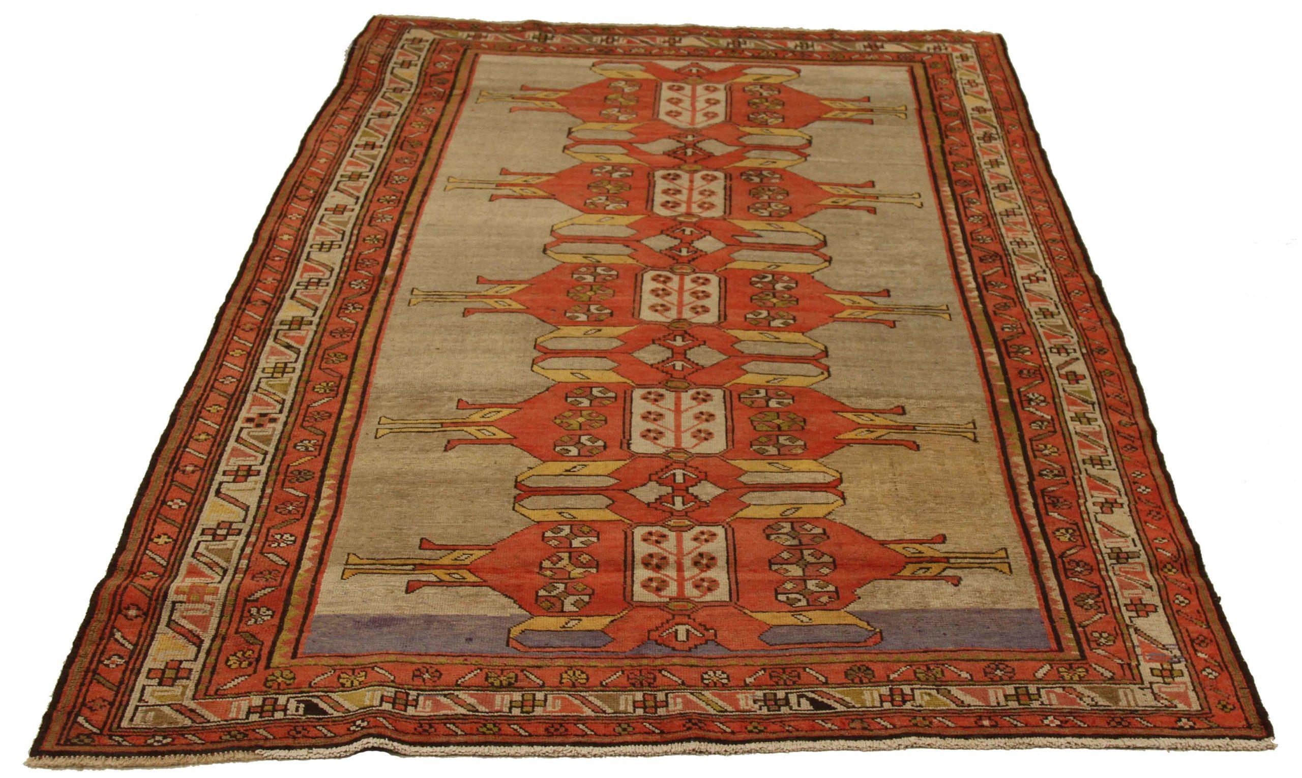 Découvrez l'élégance des tapis russes Kazak. Conçu avec une attention méticuleuse aux détails, ce design exclusif est parfait pour mettre en valeur votre espace.