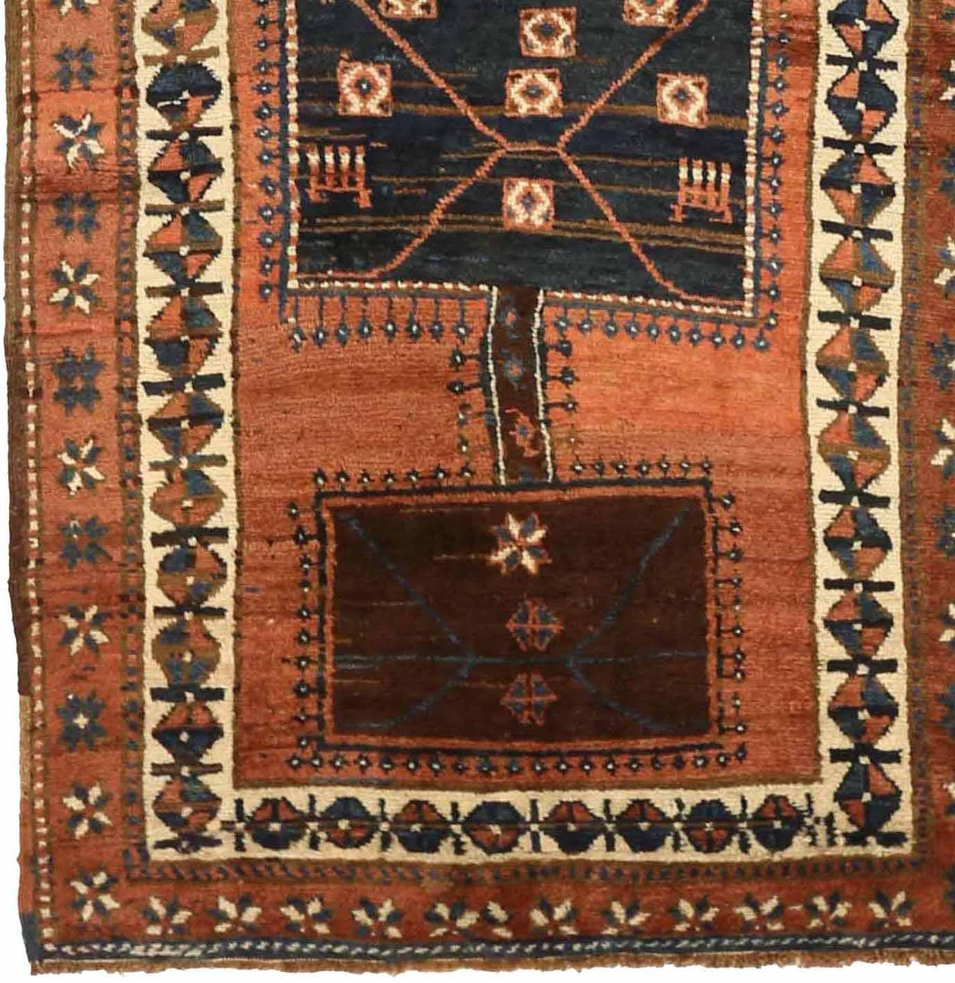 Russischer Kazak-Läufer aus Wolle in Blau, Elfenbein und Rot, 71920 im Zustand „Hervorragend“ im Angebot in Dallas, TX