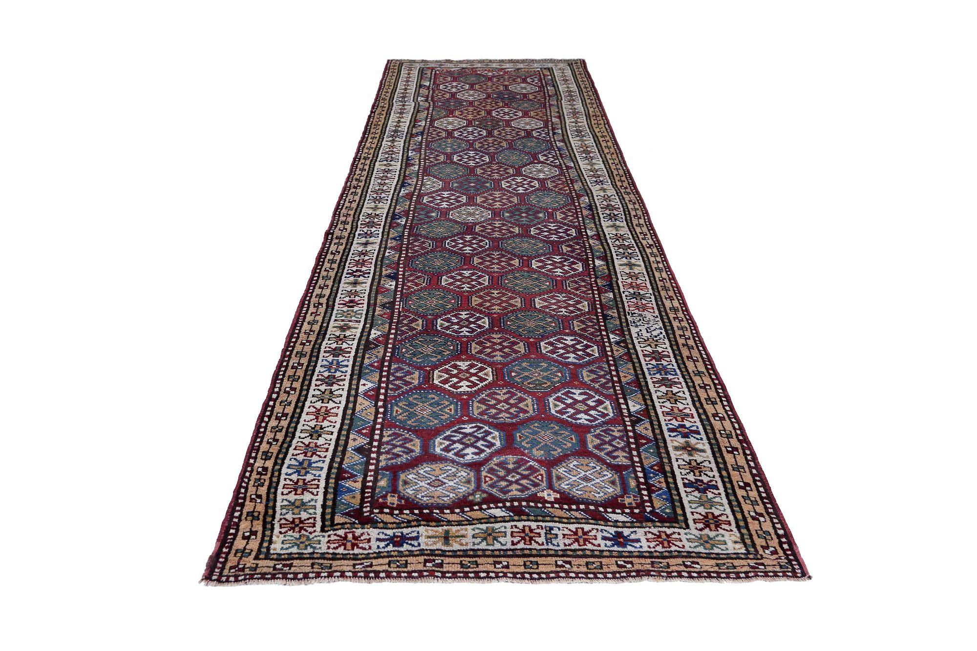 Russischer Kazak-Läufer aus Wolle in Blau, Elfenbein und Rot mit Design - 97893 im Zustand „Hervorragend“ im Angebot in Dallas, TX