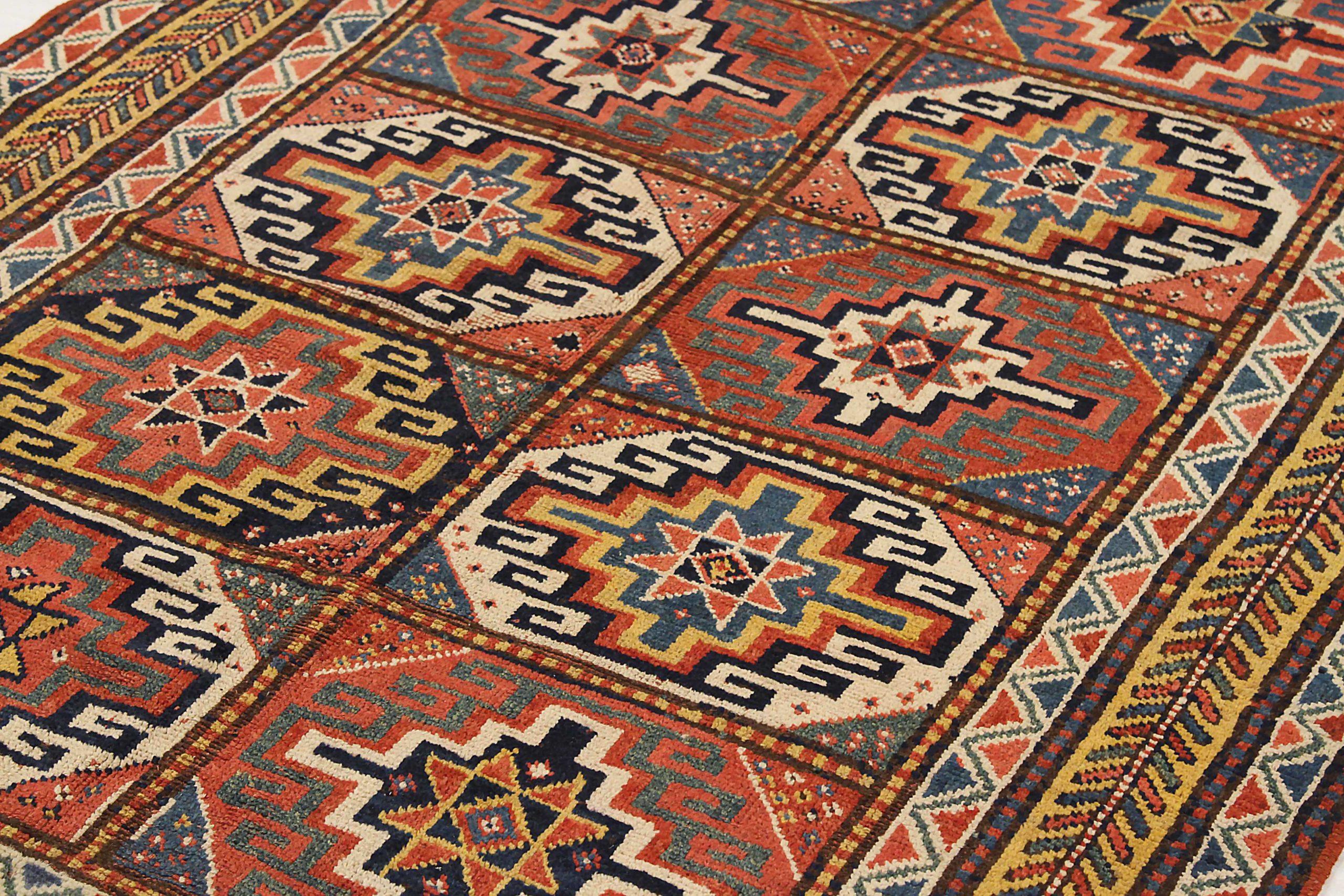Russischer Kazak Kleiner Teppich CIRCA 1910 - Wolle Blau Rot Gelb 72427 im Zustand „Hervorragend“ im Angebot in Dallas, TX