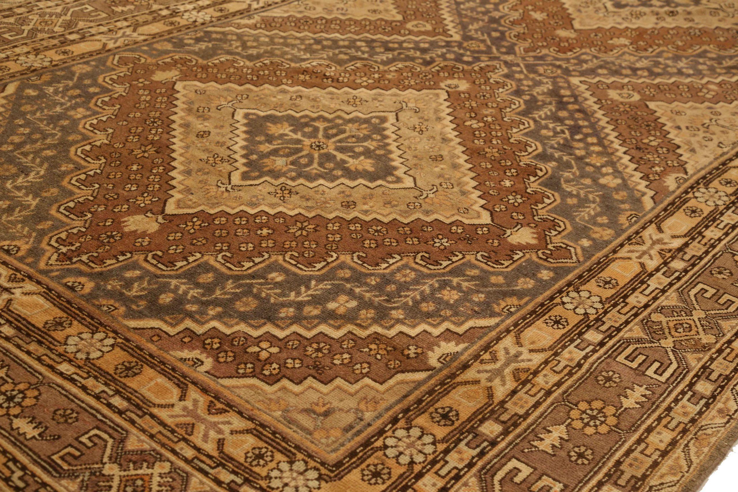 Russische Khotan-Teppiche - 67877 im Zustand „Hervorragend“ im Angebot in Dallas, TX