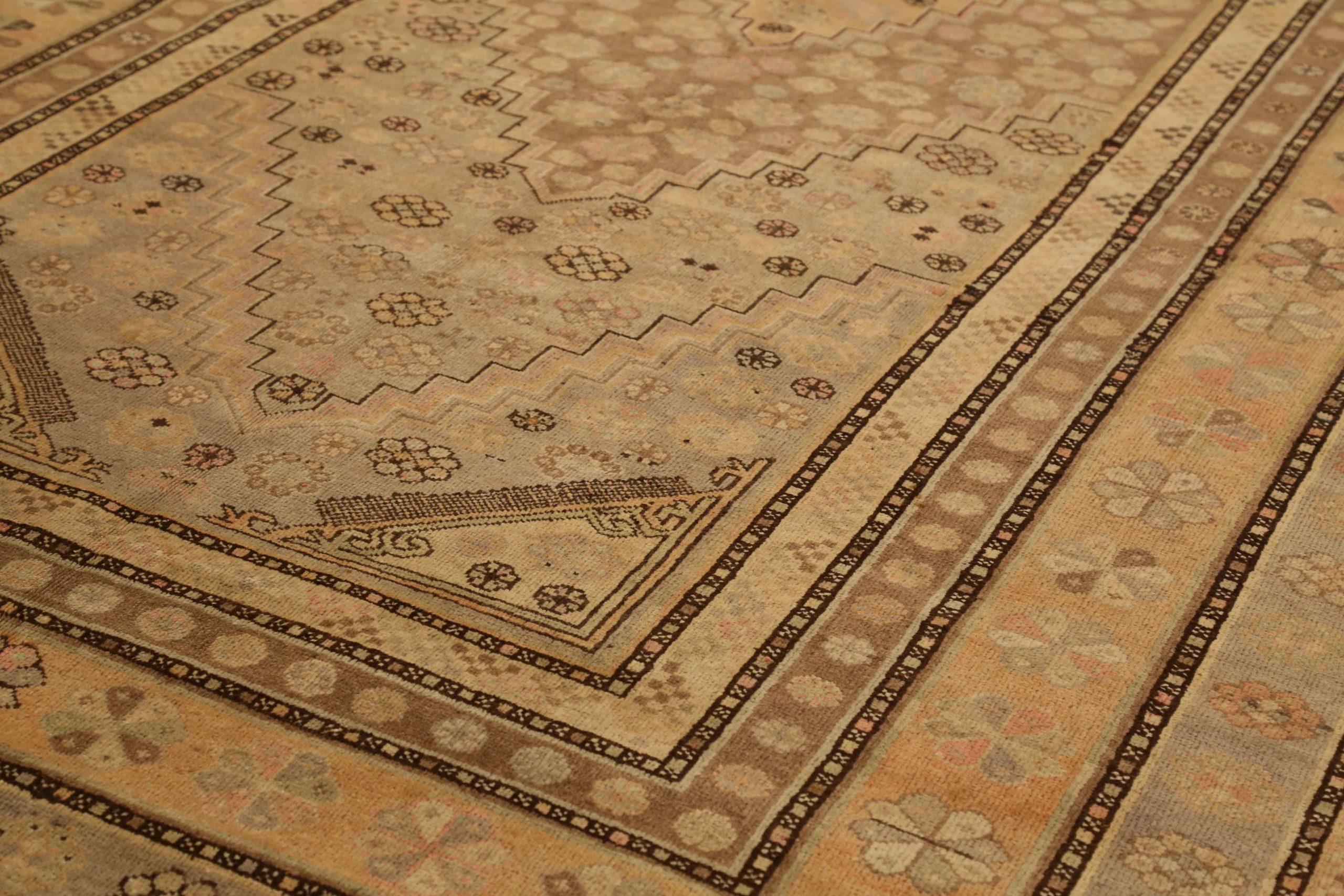 Russian Khotan Area Rugs - Wool Brown Ivory 10337 In Excellent Condition For Sale In Dallas, TX