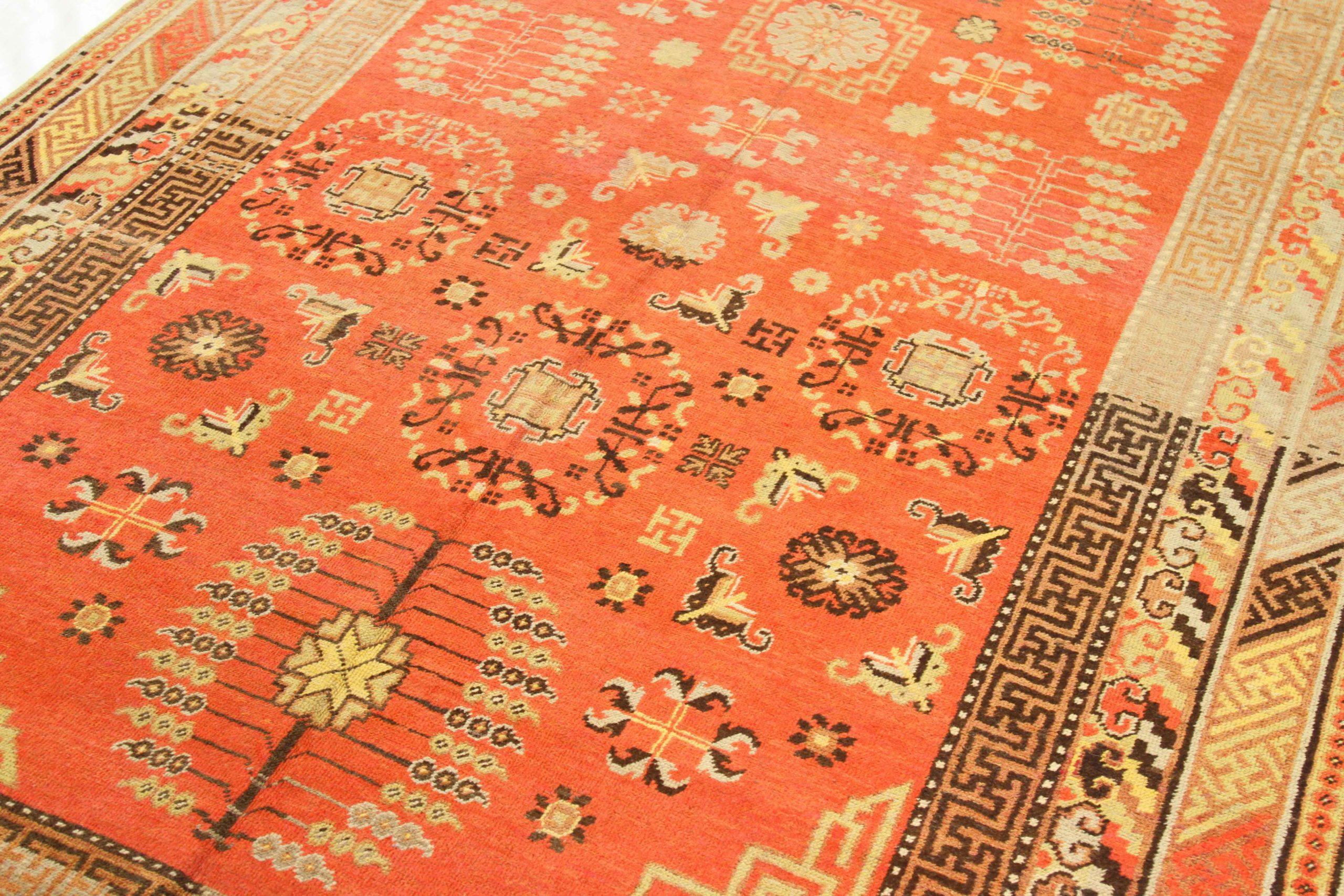 Russe Tapis russe Khotan Circa 1910 - Laine Marron Ivoire Rouge 72111 en vente