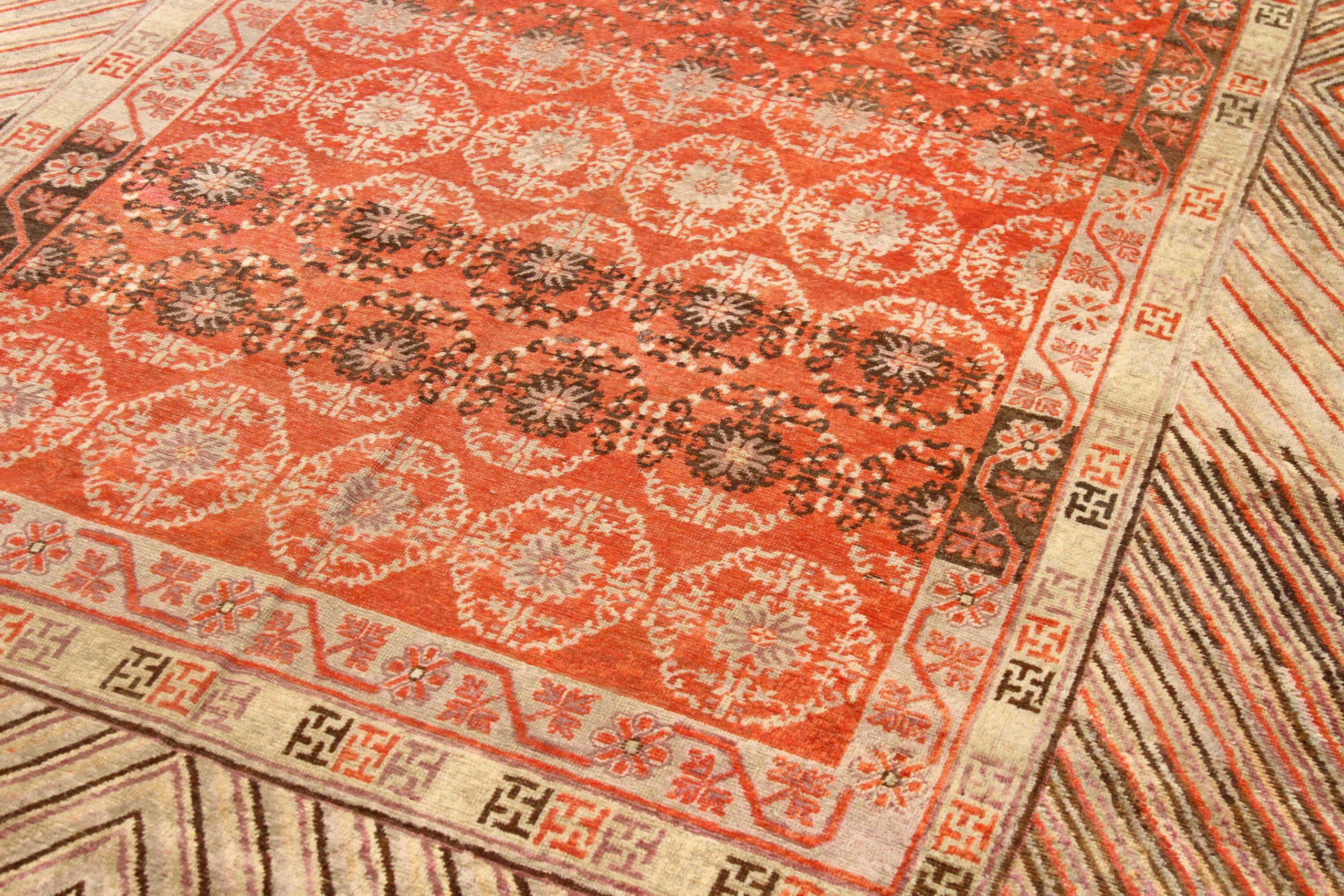 Russe Tapis russe Khotan Circa 1910 - Laine Brown Ivoire Rouge 73114 en vente