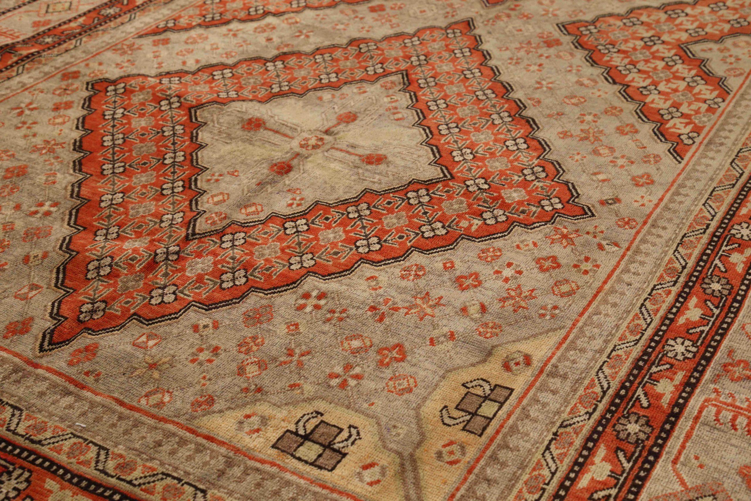Russe Tapis russes Khotan datant d'environ 1910 - Laine ivoire rouge jaune et jaune 72344 en vente