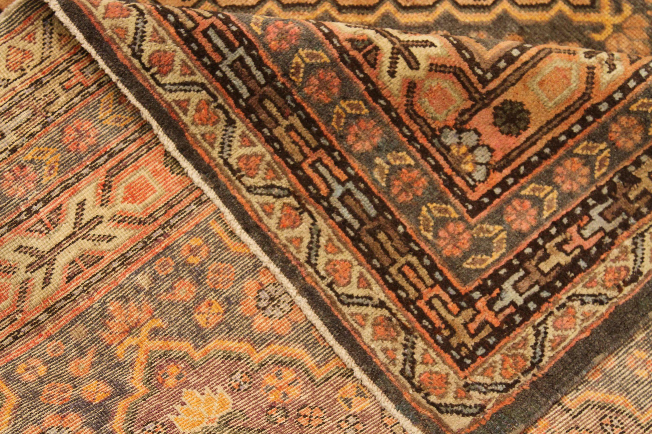 Russische Khotan-Teppiche - 53973 im Zustand „Hervorragend“ im Angebot in Dallas, TX