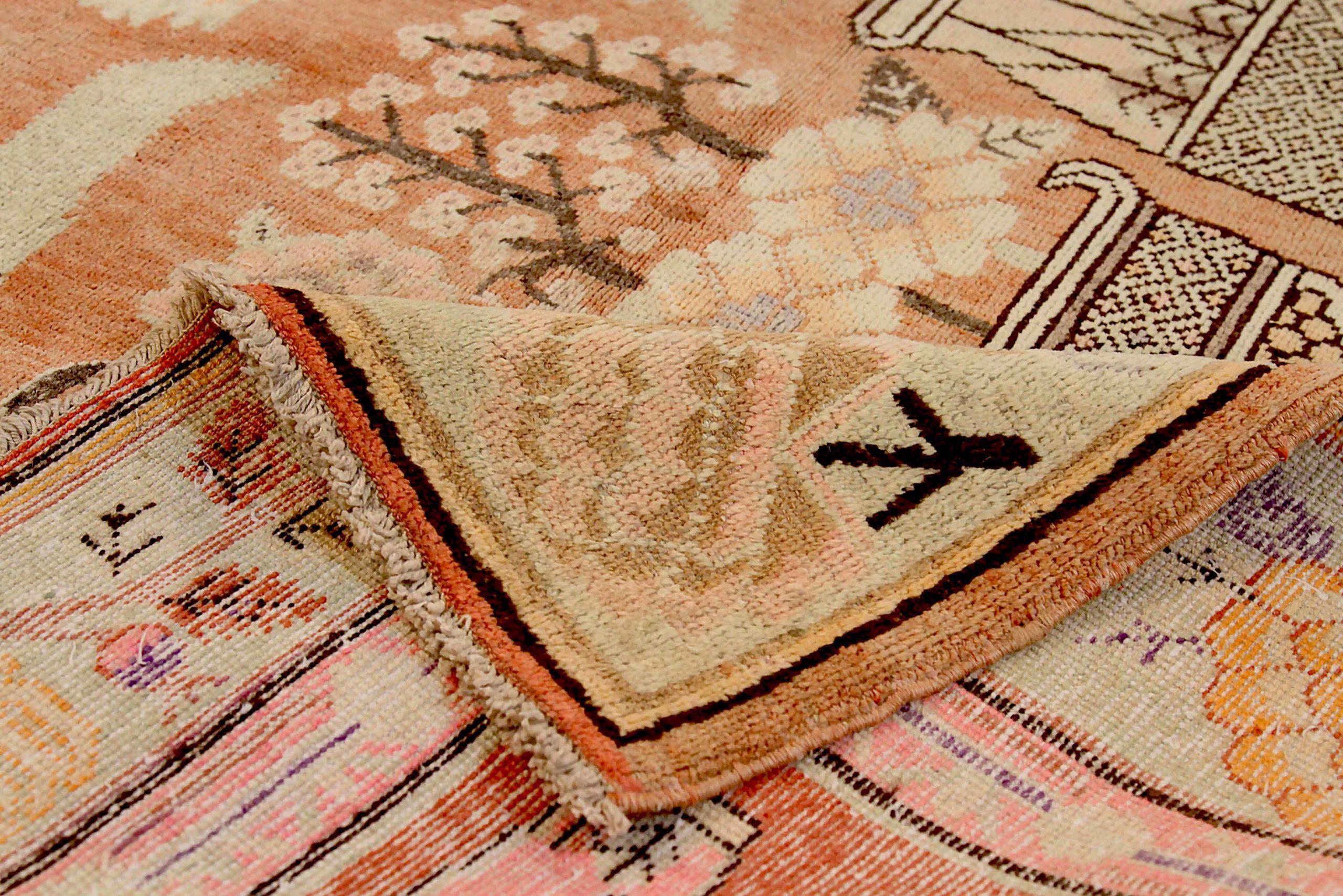 Petit tapis russe Khotan datant d'environ 1910 - Laine ivoire rouge 72118 Excellent état - En vente à Dallas, TX
