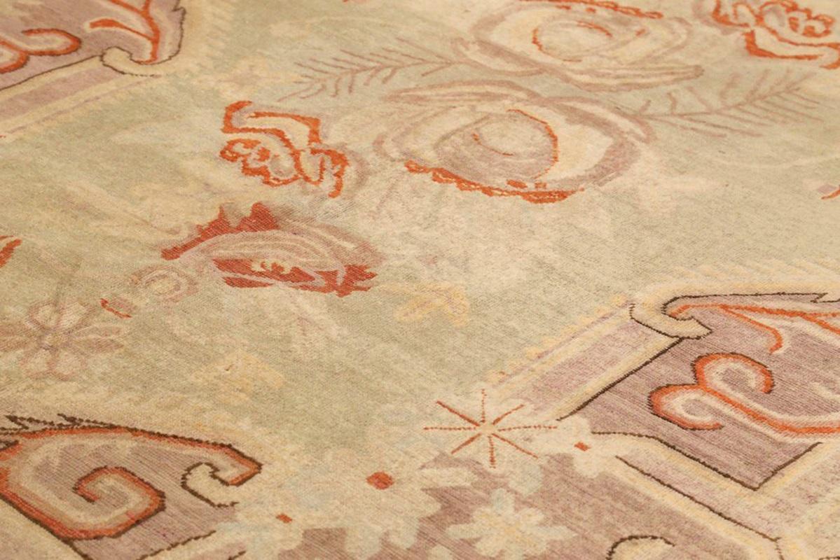 Russischer Khotan-Teppich aus Wolle, um 1940, grün, rosa und rot, 73800 im Zustand „Hervorragend“ im Angebot in Dallas, TX