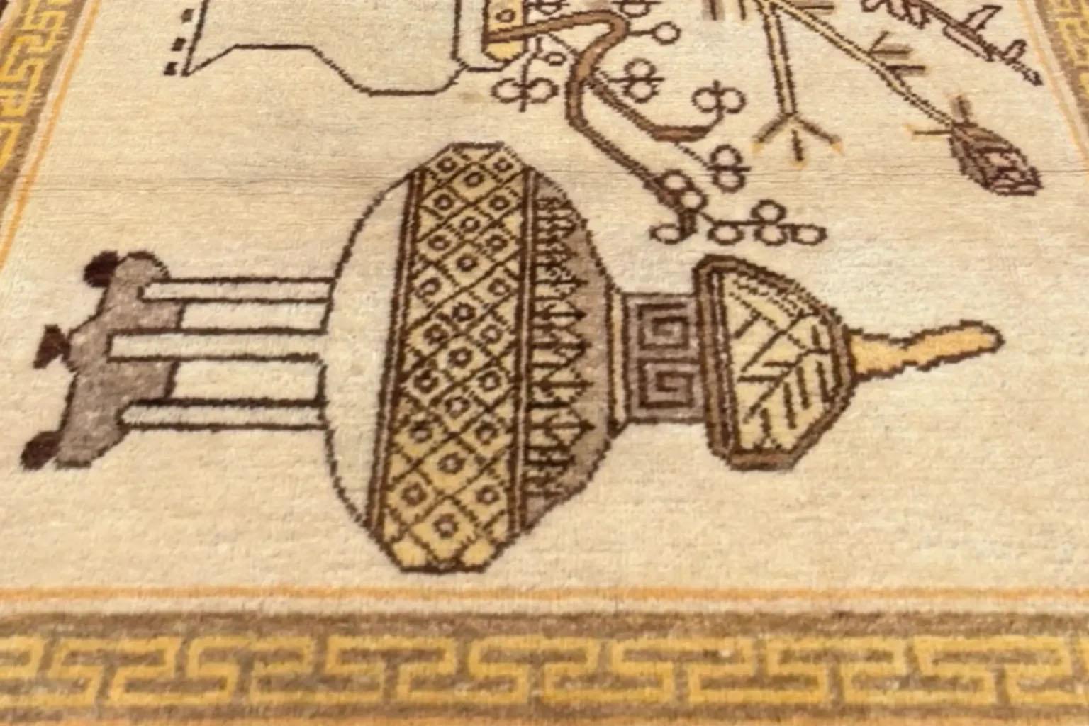 Noué à la main Petit tapis russe Khotan - Laine ivoire jaune ivoire 73803 en vente