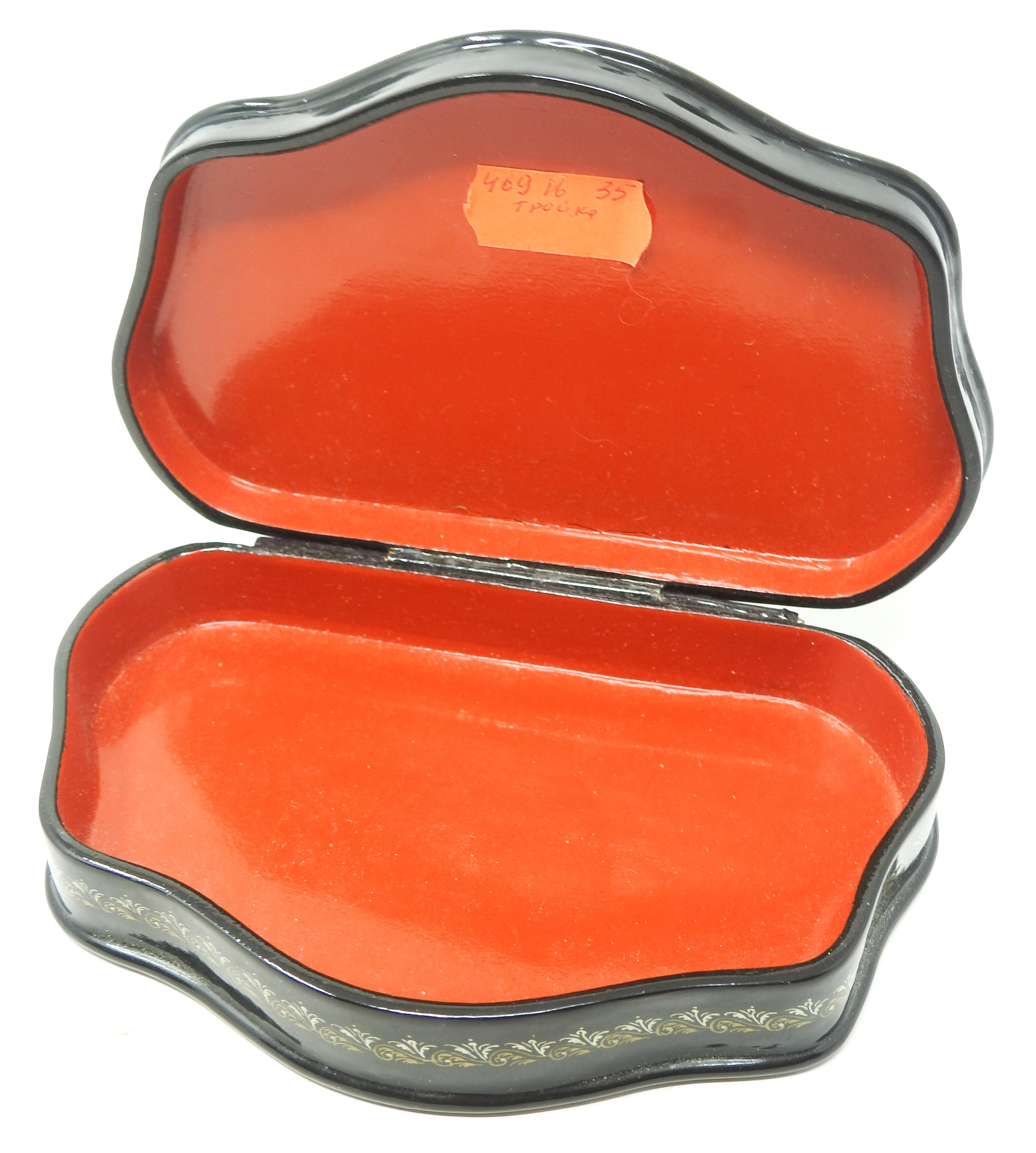 Russian Lacquer Box with Flying Chariot For Sale 4