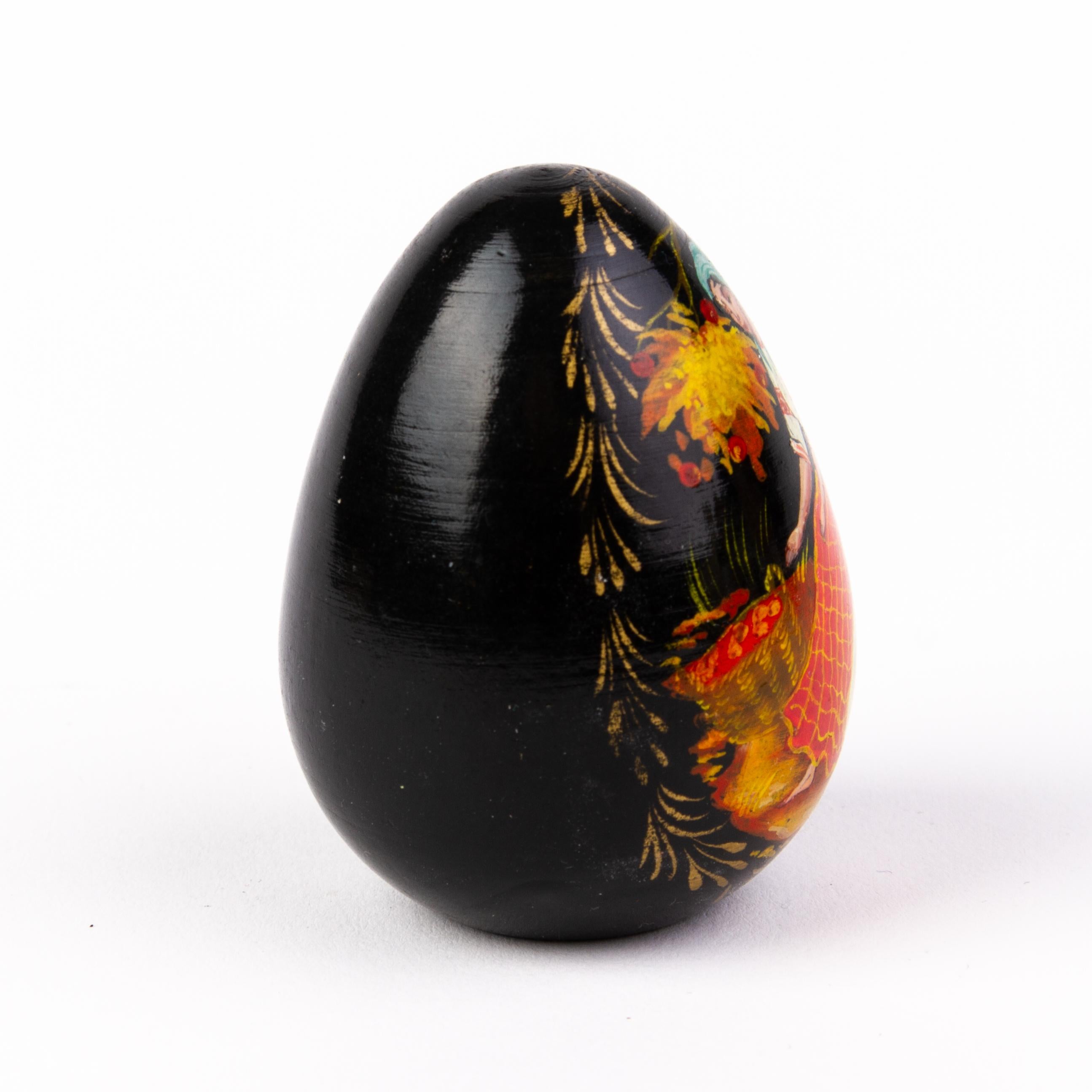 In good condition
From a private collection
Russian Lacquered Hand Painted Folk Egg 