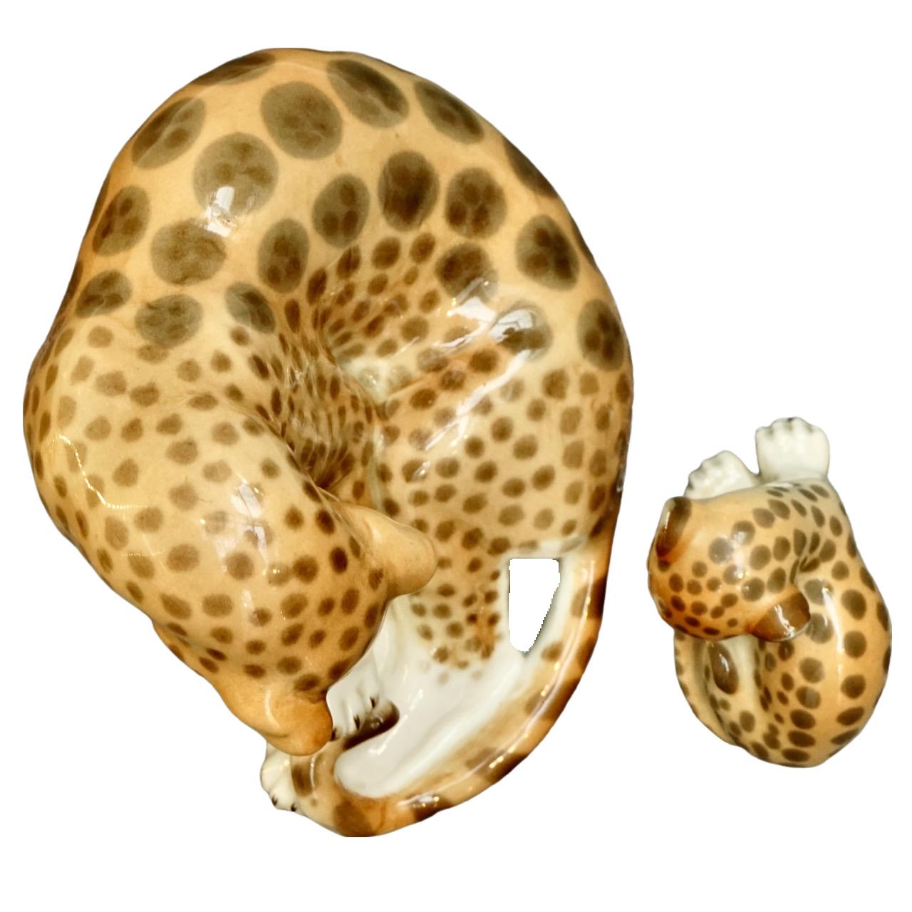 Russische Lomonosov Porcelain Große Mutter Gepard und Cub Figuren Hand gemalt im Angebot 2