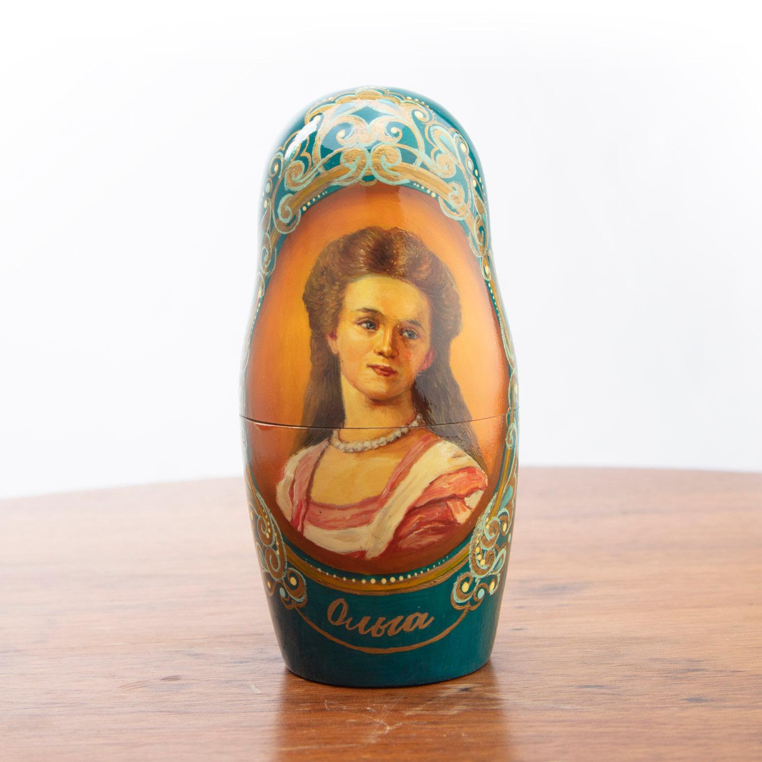 Russische Matryoshka-Puppen mit Nestled „ Zar Nikolaus II. und Familie“ im Angebot 5