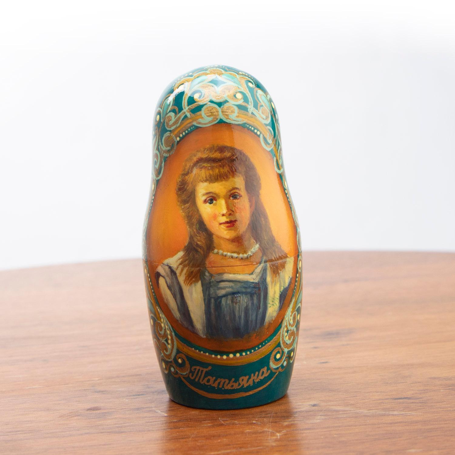 Russische Matryoshka-Puppen mit Nestled „ Zar Nikolaus II. und Familie“ im Angebot 6