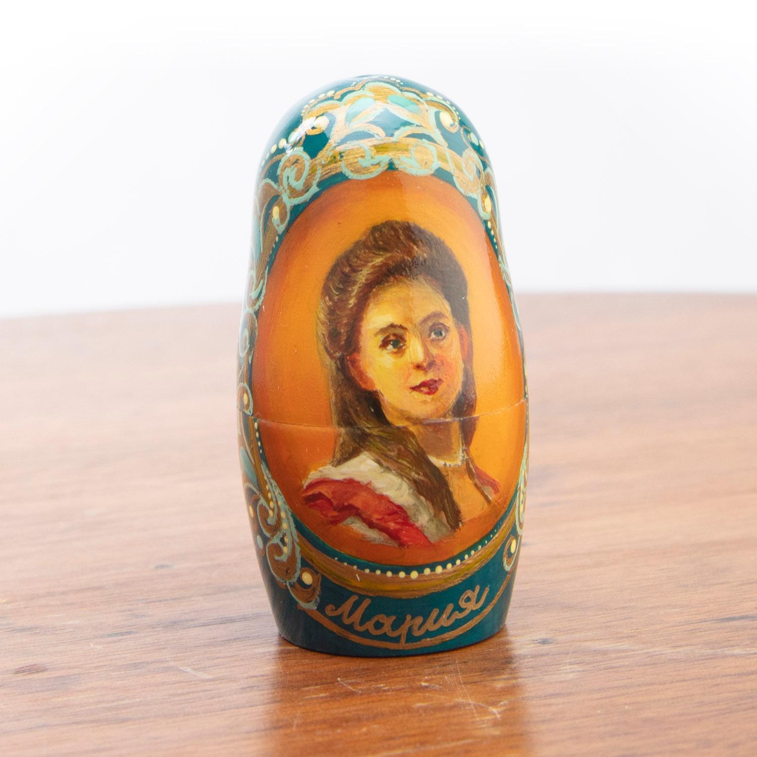 Russische Matryoshka-Puppen mit Nestled „ Zar Nikolaus II. und Familie“ im Angebot 7