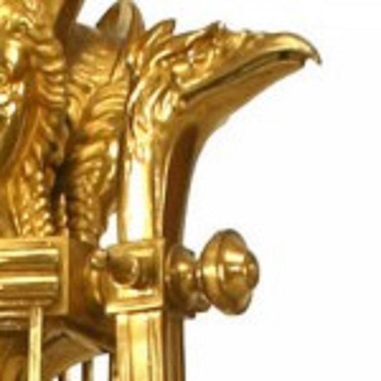 Russo Lampadario russo in stile neoclassico con lira e aquila in ormolu in vendita